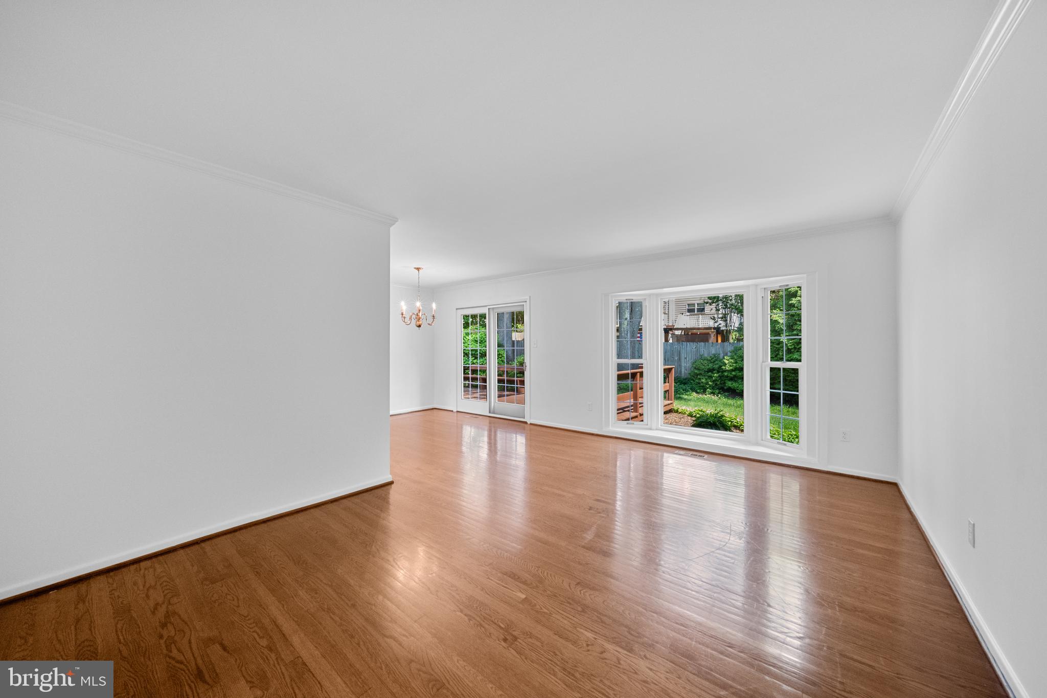 STONEWALL MANOR - Residential