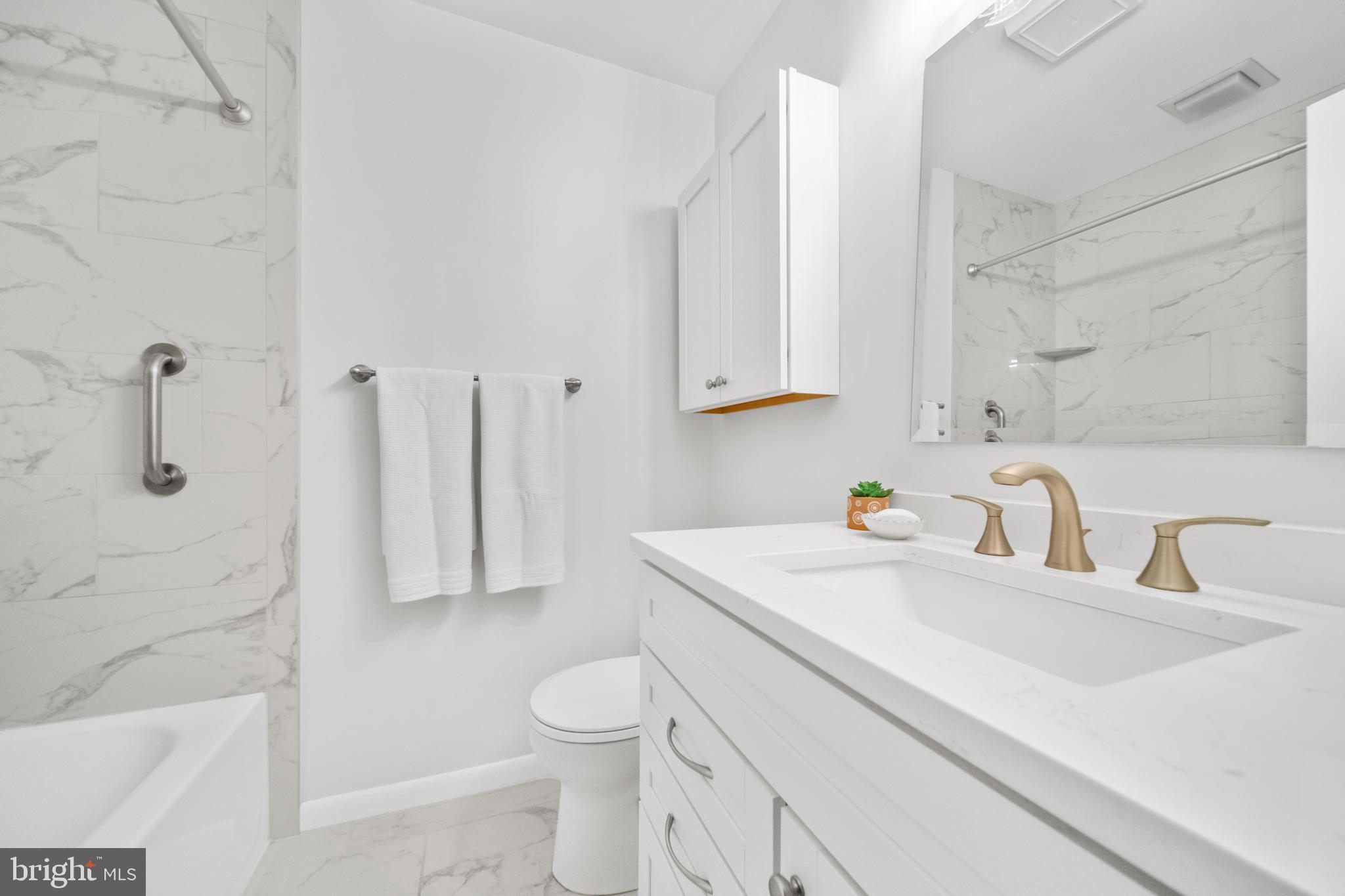 STONEWALL MANOR - Residential