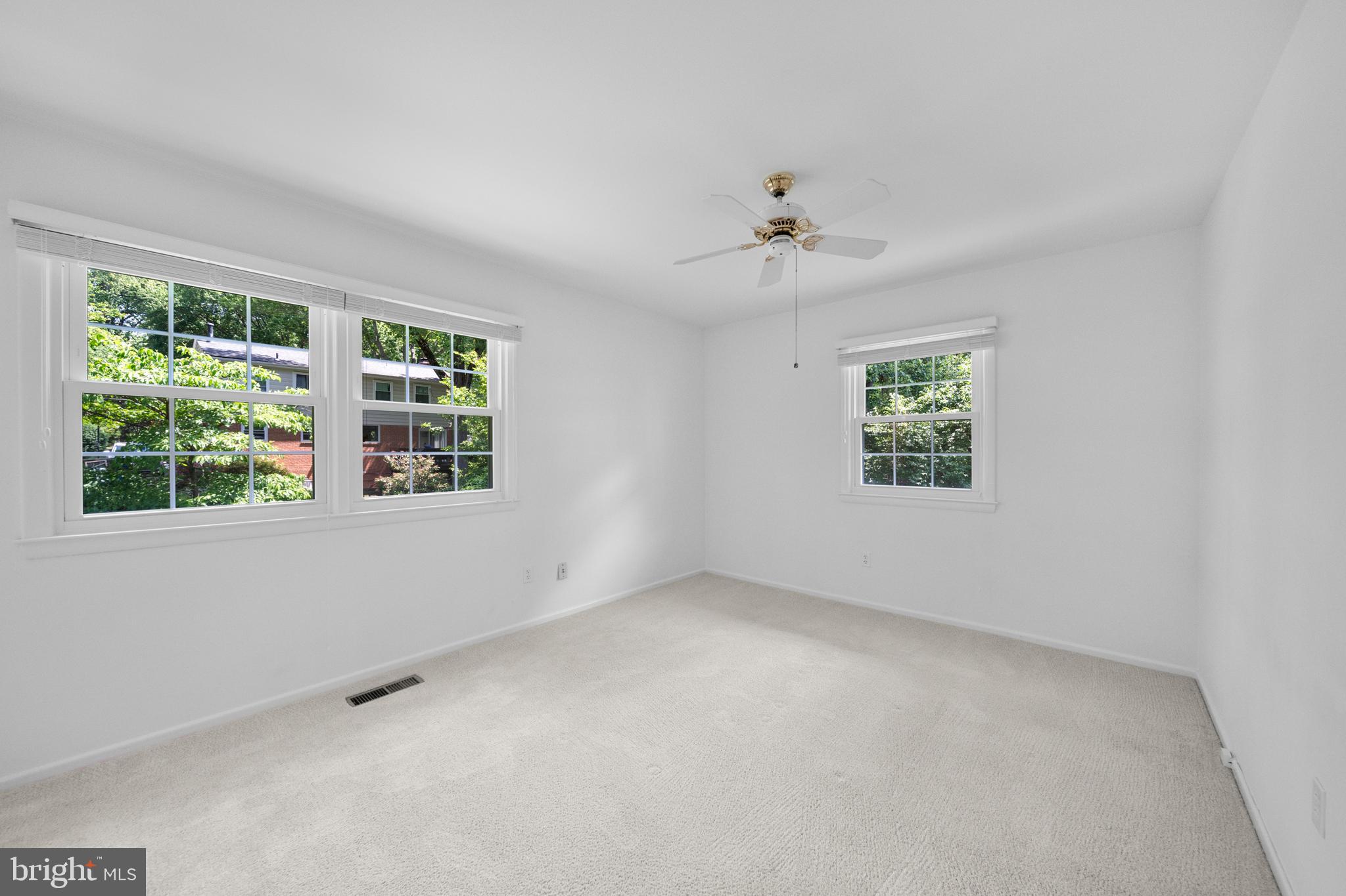 STONEWALL MANOR - Residential