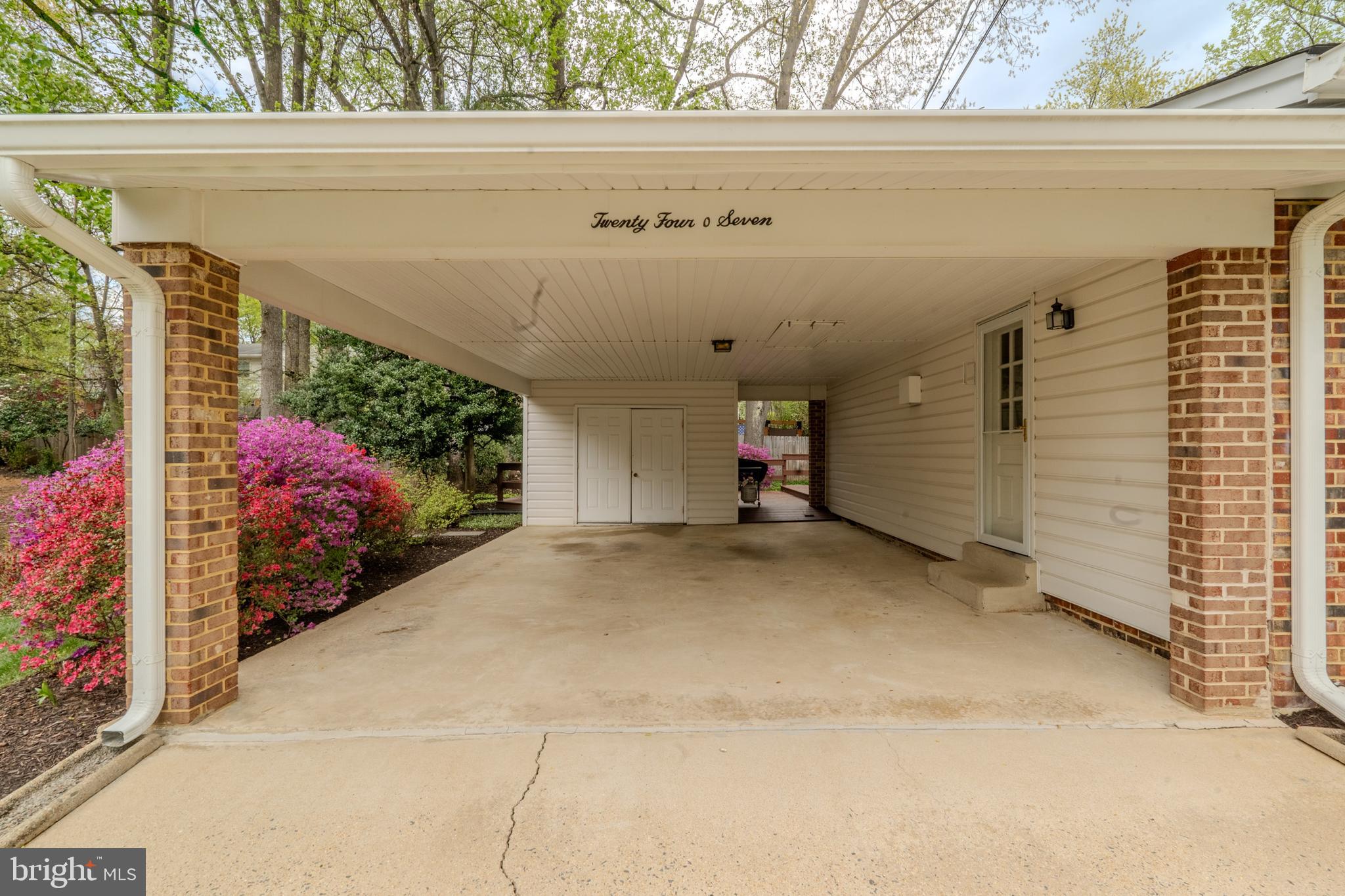 2407 GARNETT COURT