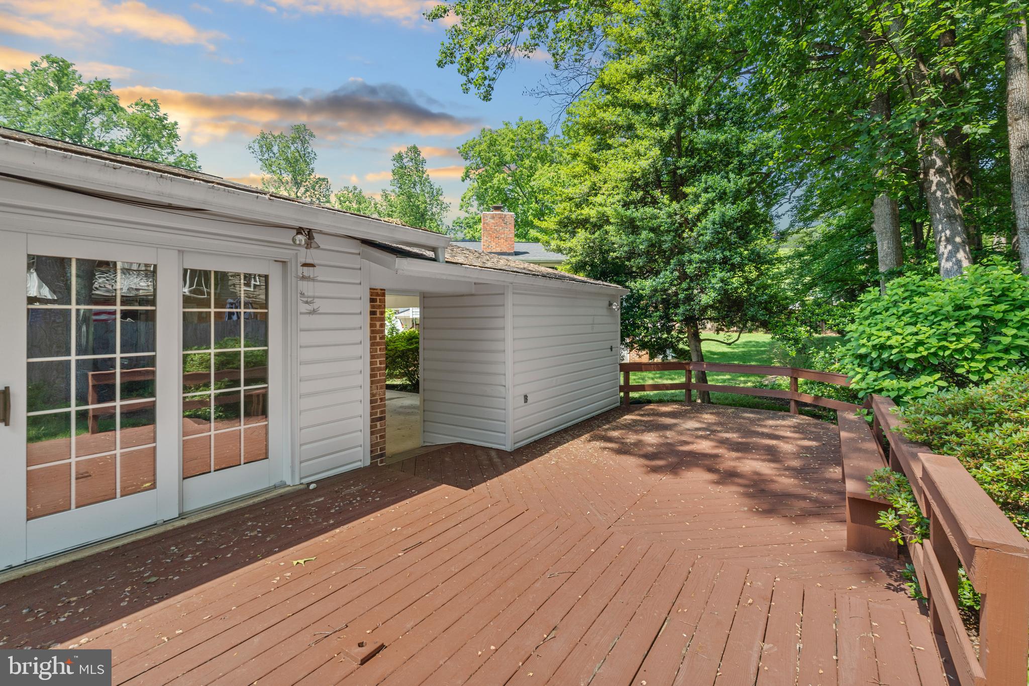 STONEWALL MANOR - Residential