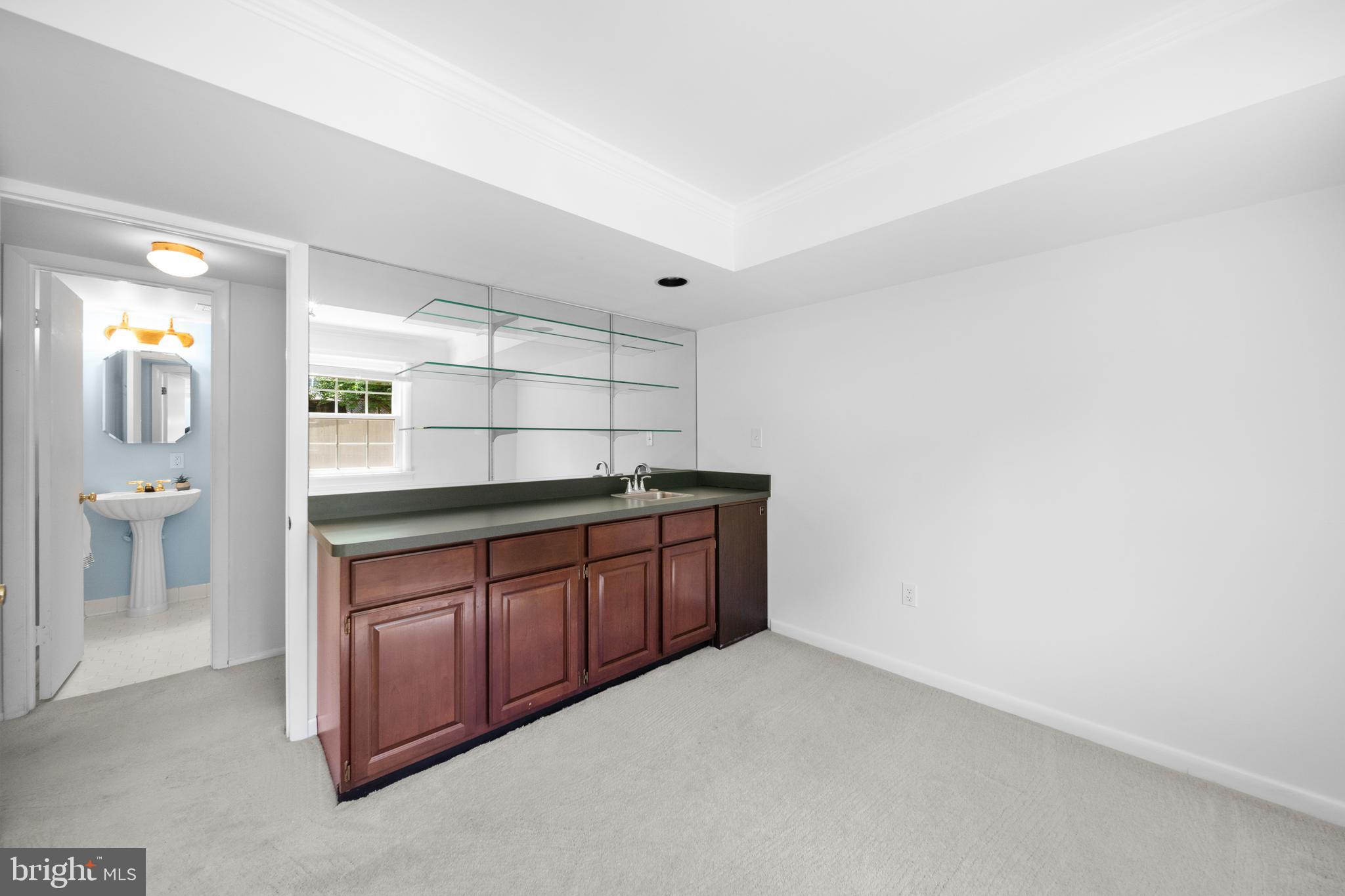 STONEWALL MANOR - Residential