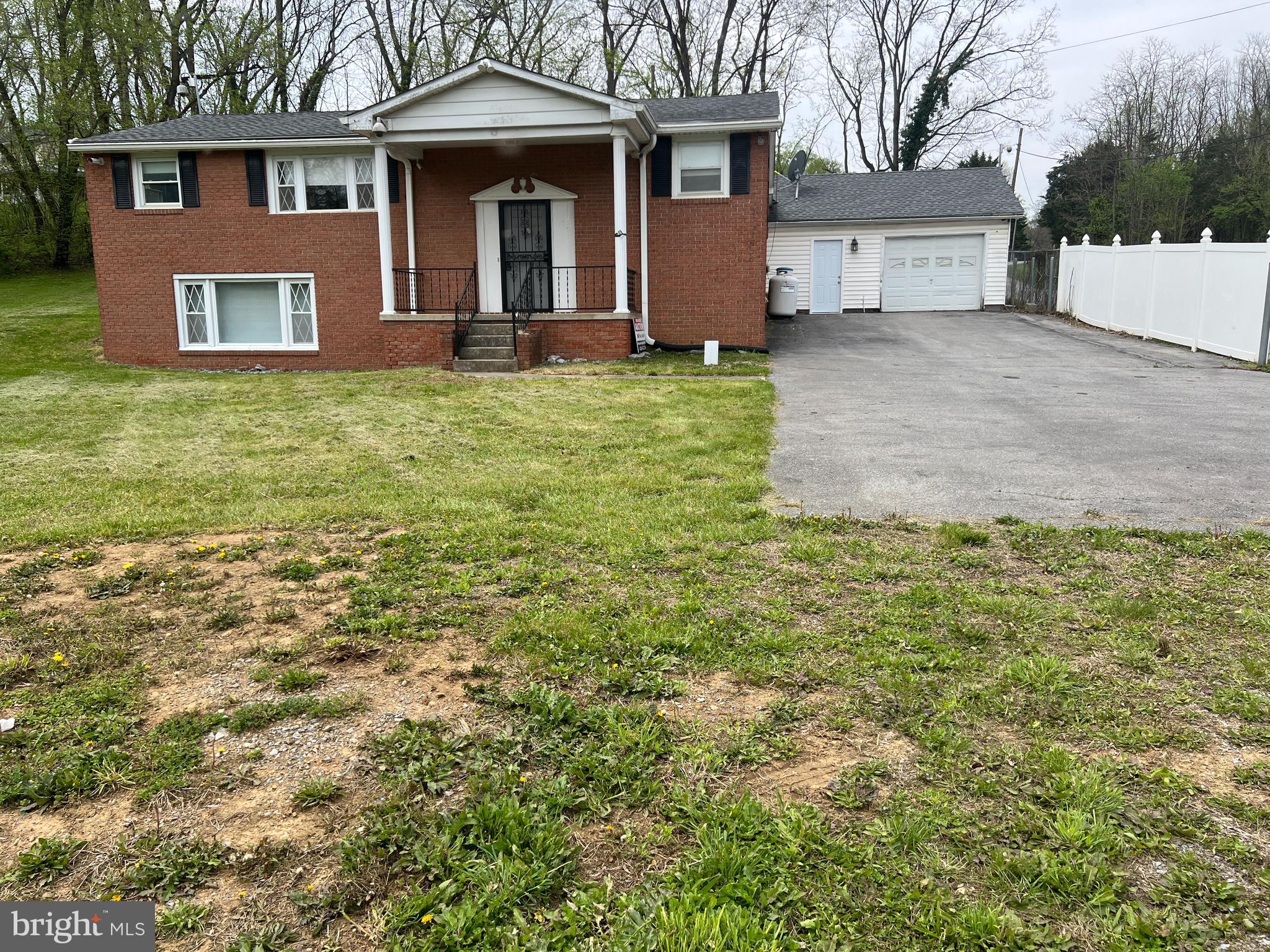 Real Estate Auction Property –AUG 6TH 4:00PM onsite. The list price does not represent the opening or final bid. List price is a guide only. Seller has the right to refuse bid. A $5,000 non-refundable deposit will be due in the form of CASH OR CERTIFIED CHECK by the winning bidder the day of the auction. This all brick split foyer home sits on a 2-acre lot in Sharpsburg, MD. Including four bedrooms, 1 bathroom and an enclosed back porch. Gas fireplace on upper and lower levels, a newer roof, and a semi-attached one car garage w/ large shop area. AGENTS EARN on our Auctions, Broker Participation Agreement in Bright Documents. THIS IS NOT A FORECLOSURE! Selling as is, no negotiations or contingencies. Lic. inspections fine at buyer cost pre-auction for info purposes only. Financing property fine. Close within 45 days. Property subject to an 8% Buyer's Premium. Non represented buyers attend open house or call for showing.