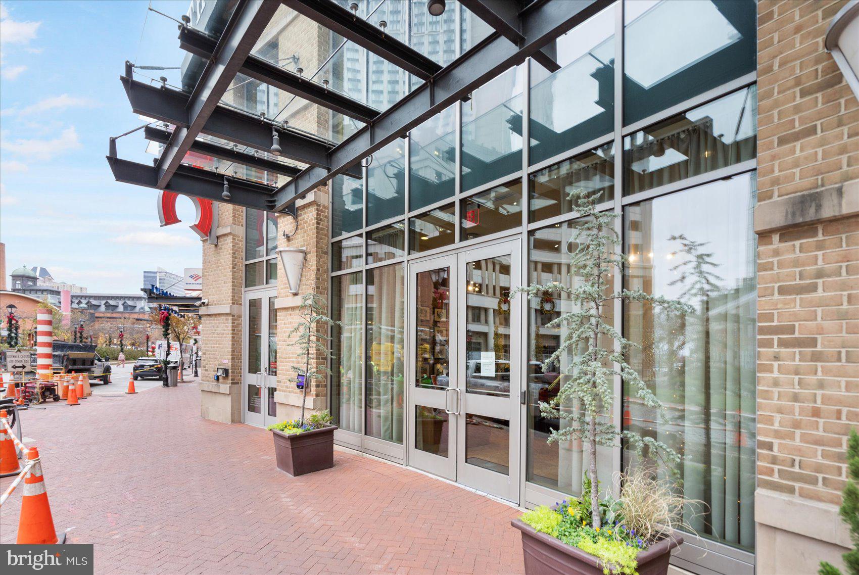 HARBOR EAST - Residential