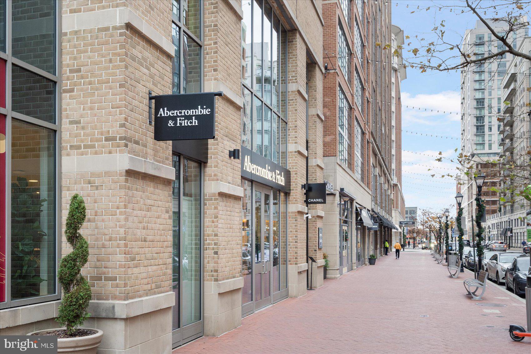 HARBOR EAST - Residential