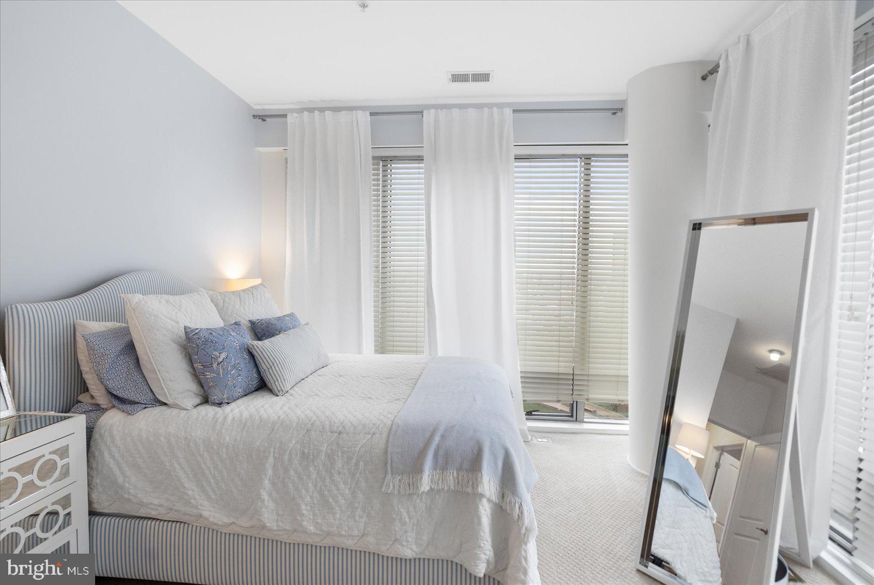 HARBOR EAST - Residential