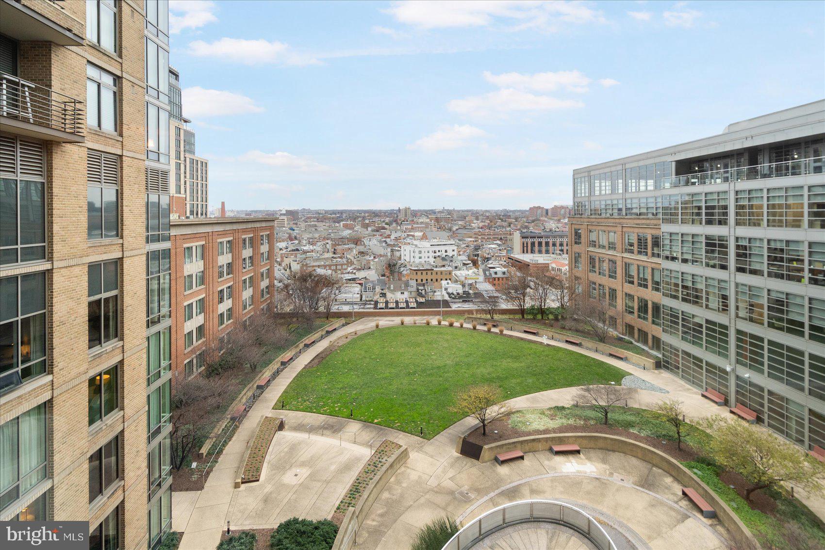 HARBOR EAST - Residential
