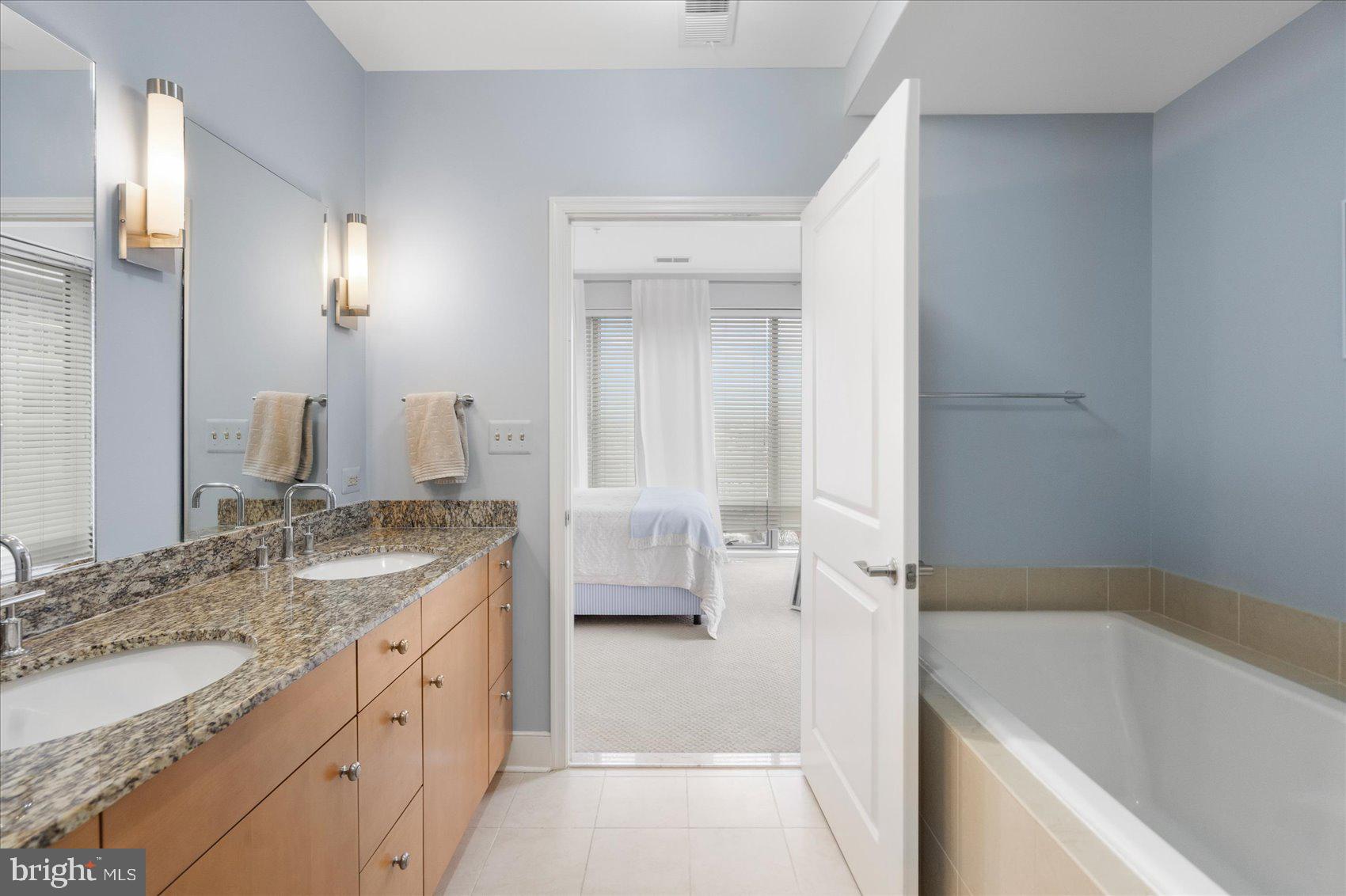 HARBOR EAST - Residential
