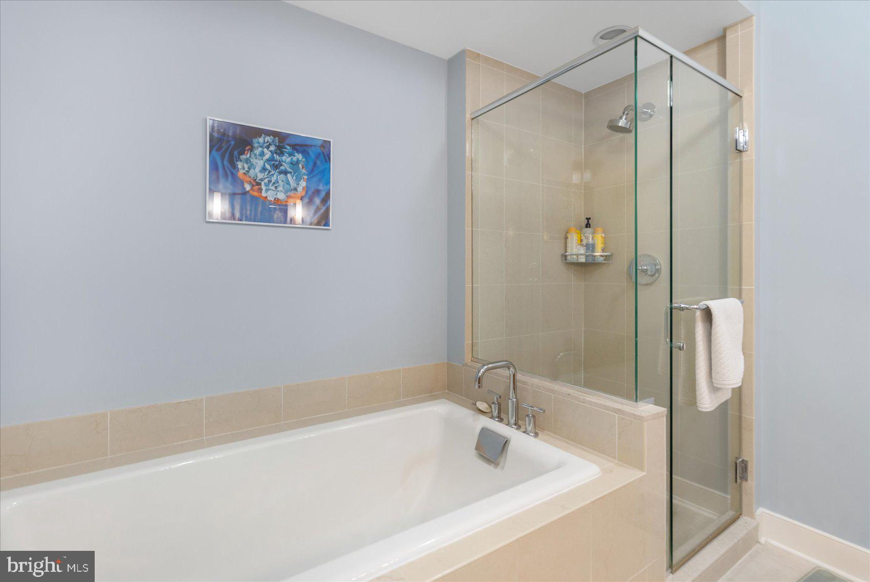 HARBOR EAST - Residential
