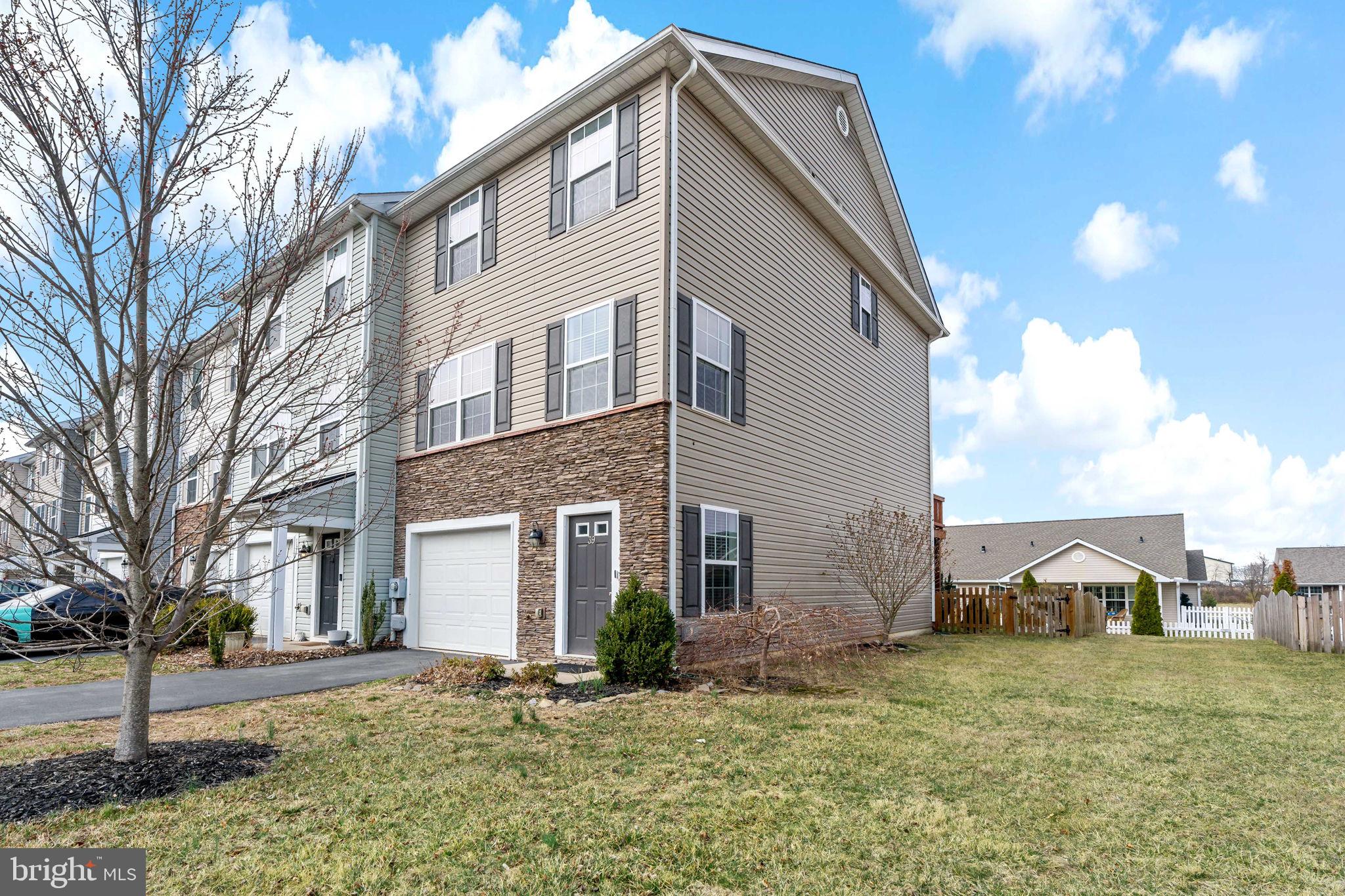 HAMMONDS MILL - Residential