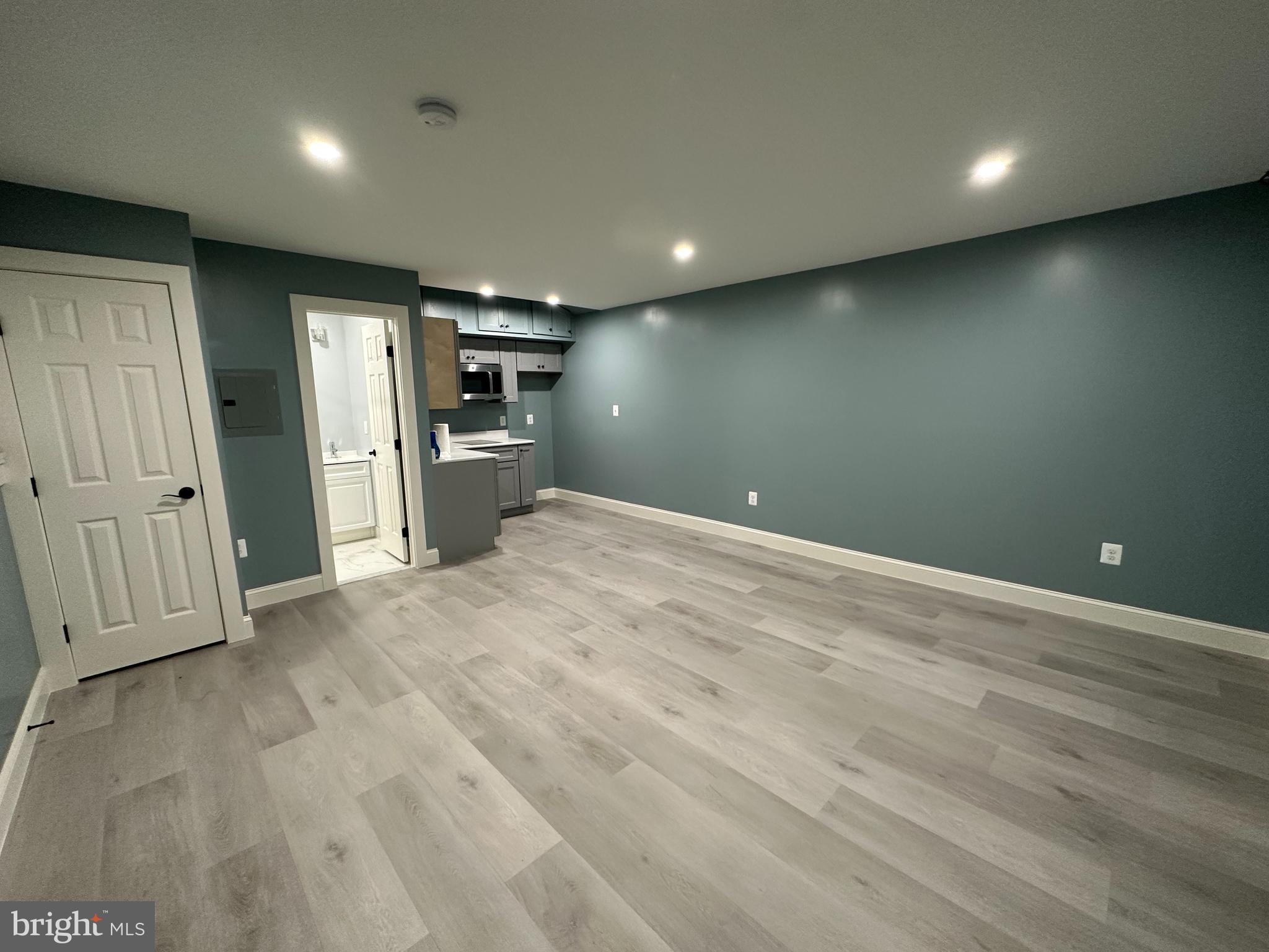 LEWISDALE - Residential Lease