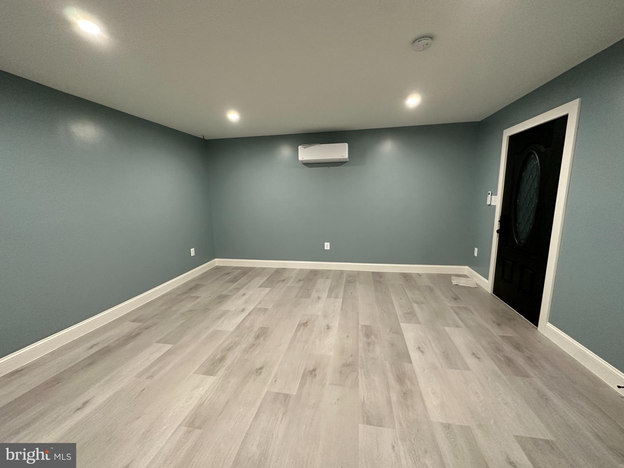 LEWISDALE - Residential Lease