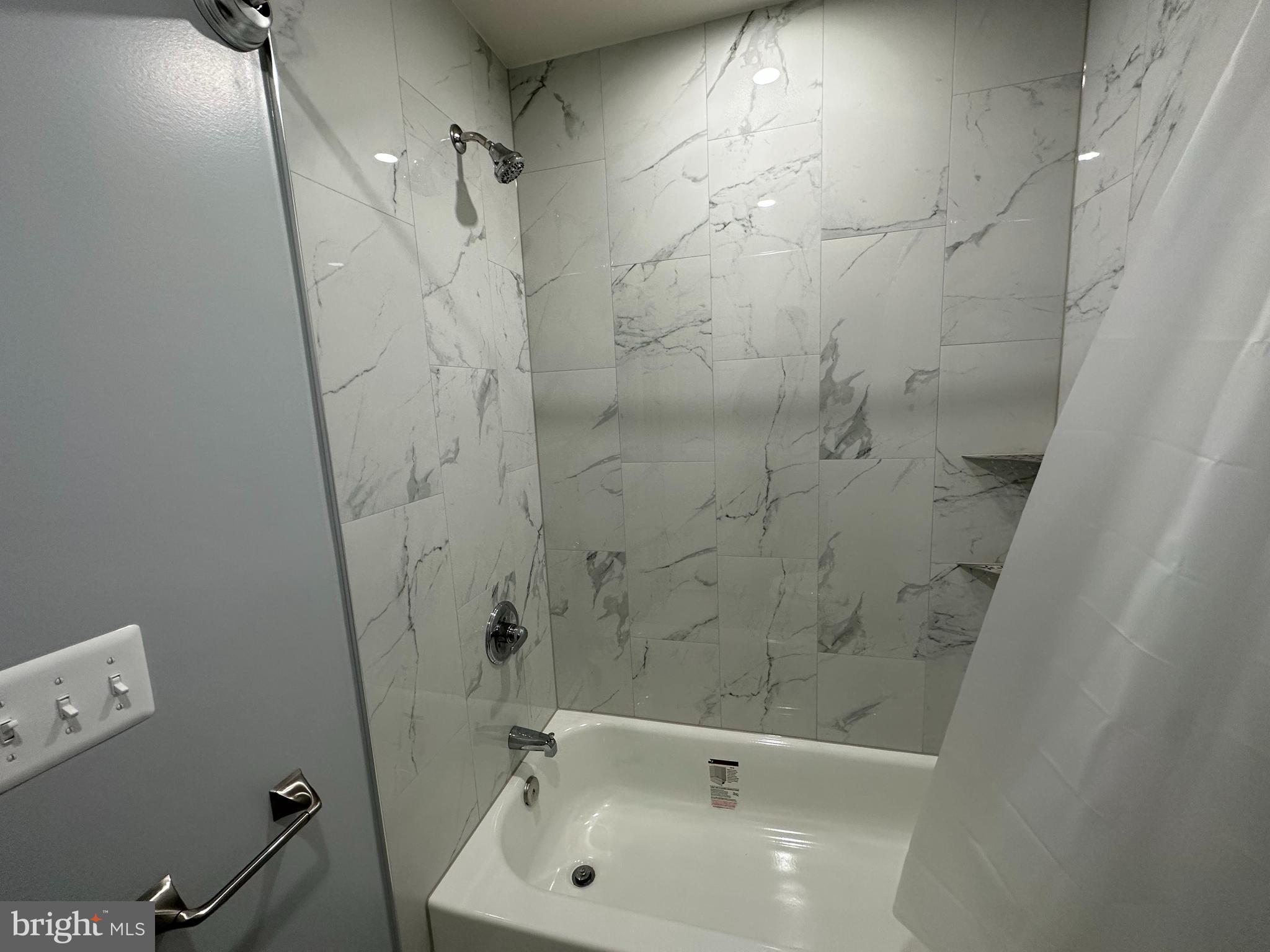 LEWISDALE - Residential Lease