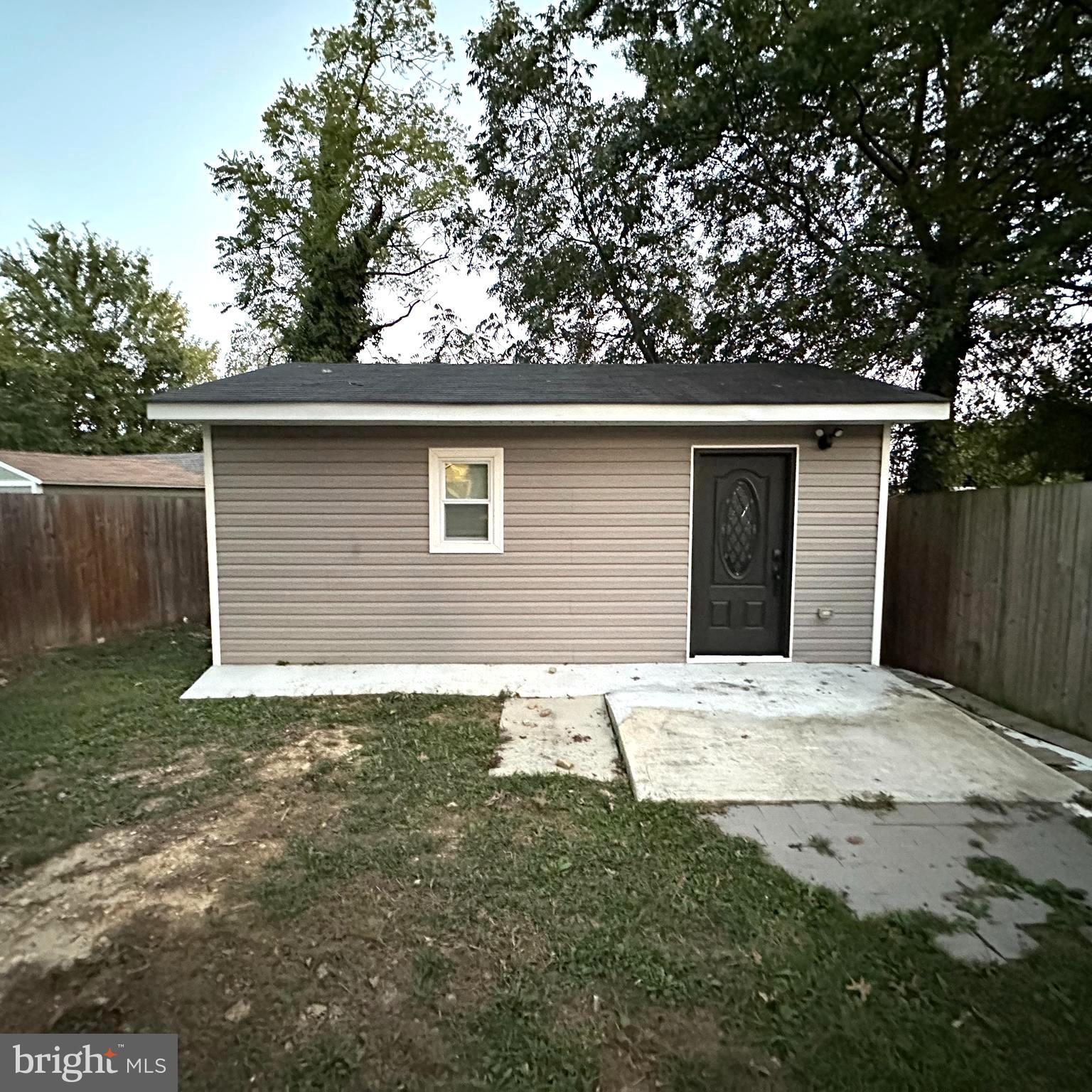 LEWISDALE - Residential Lease