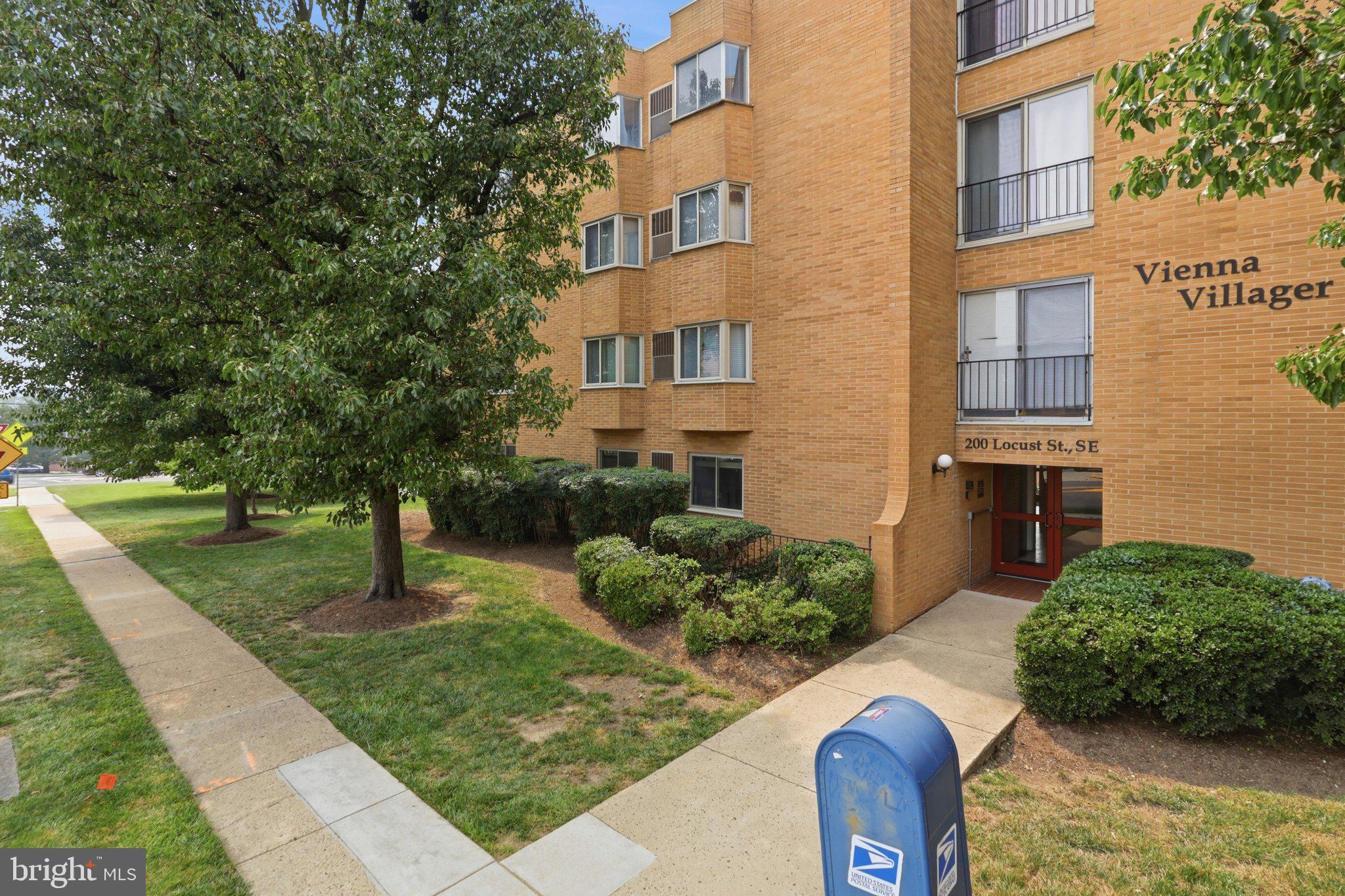 200 LOCUST STREET SE 405