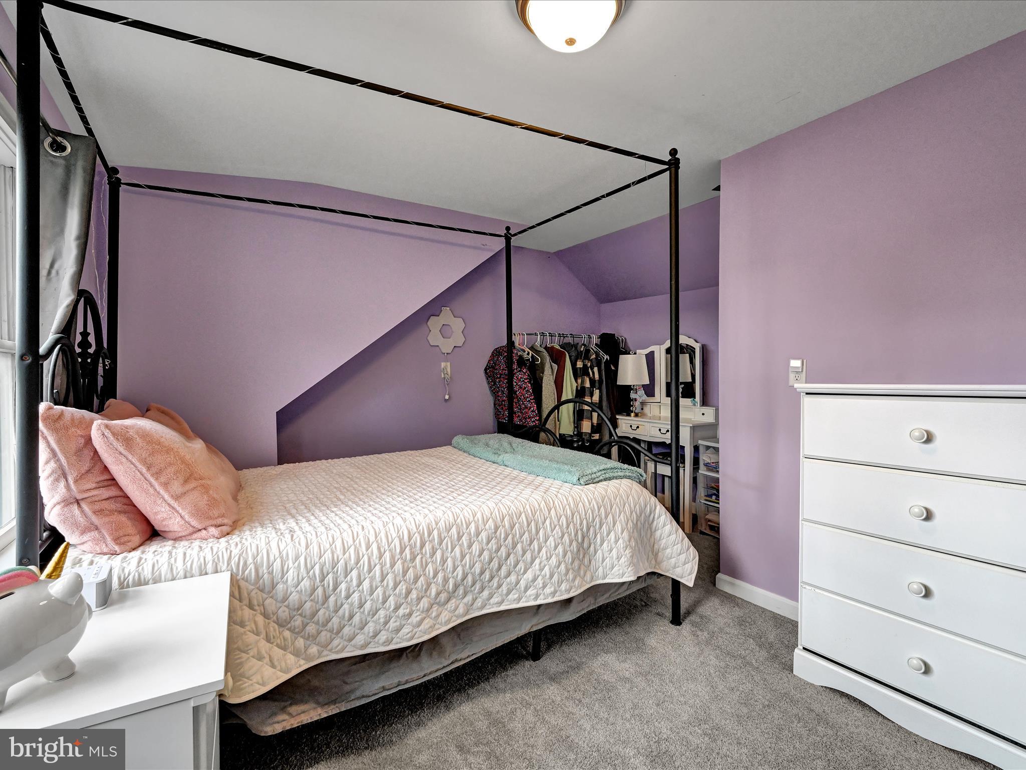 GLEN MOORE CIRCLE - Residential