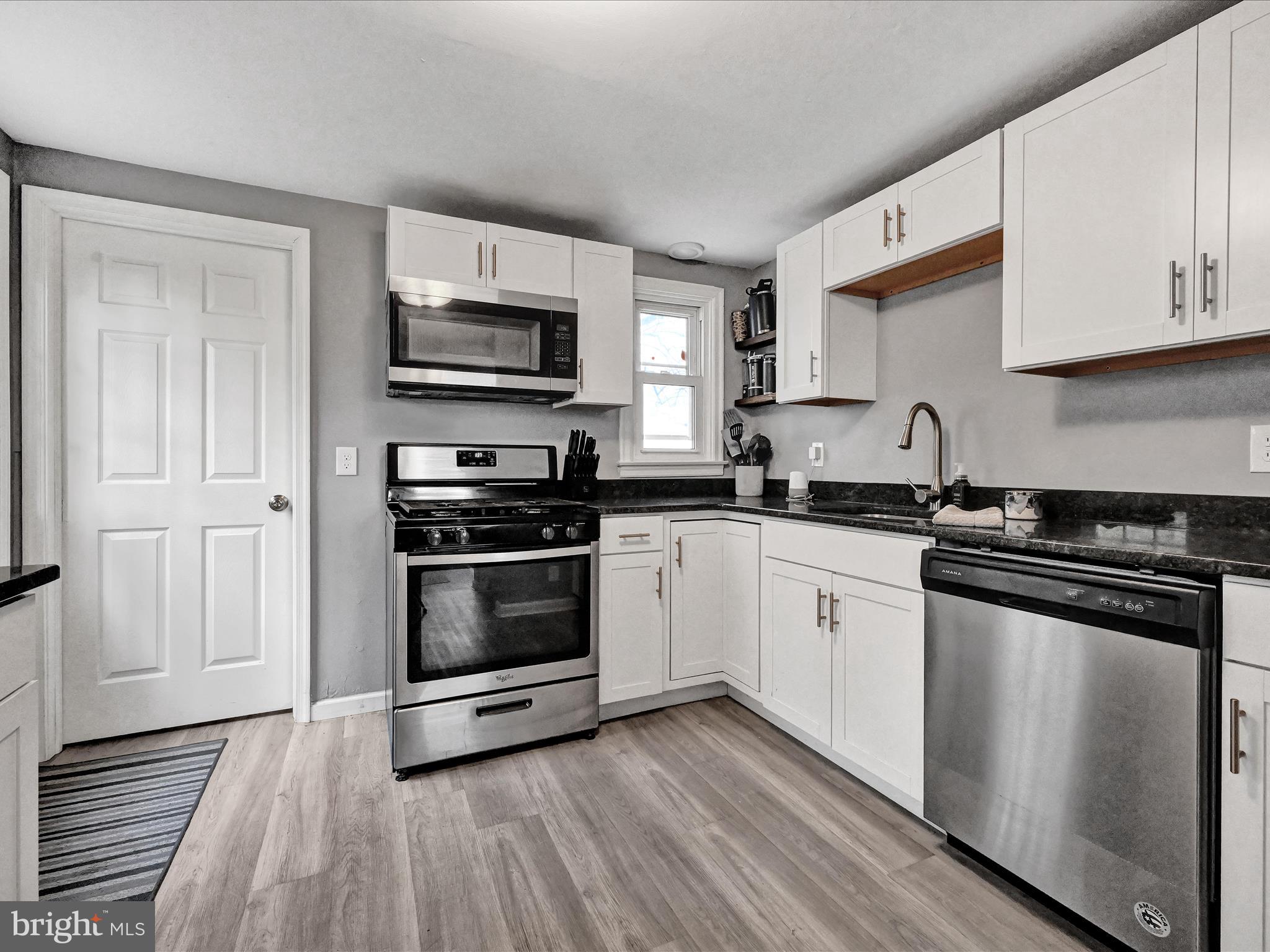 GLEN MOORE CIRCLE - Residential