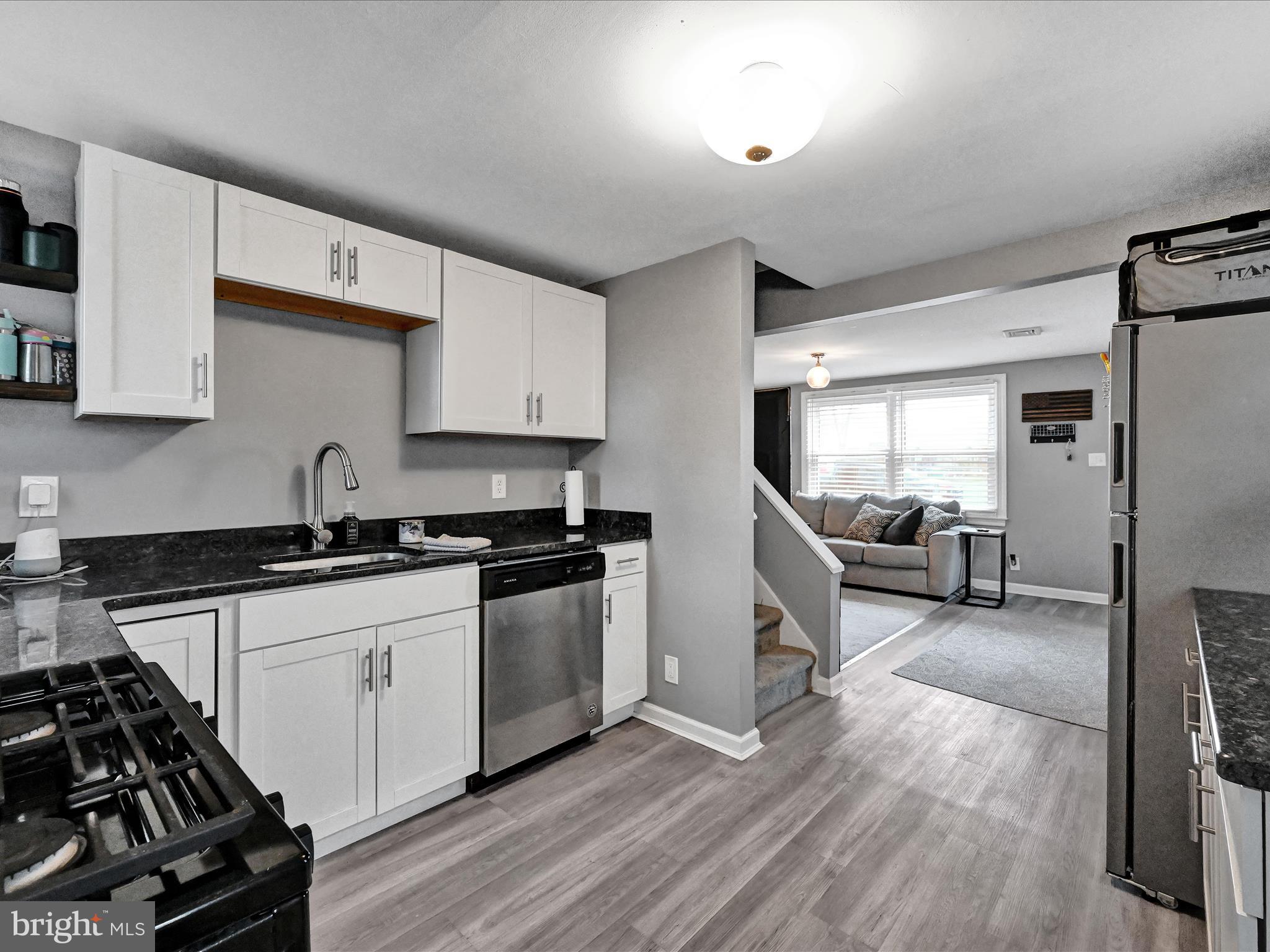 GLEN MOORE CIRCLE - Residential