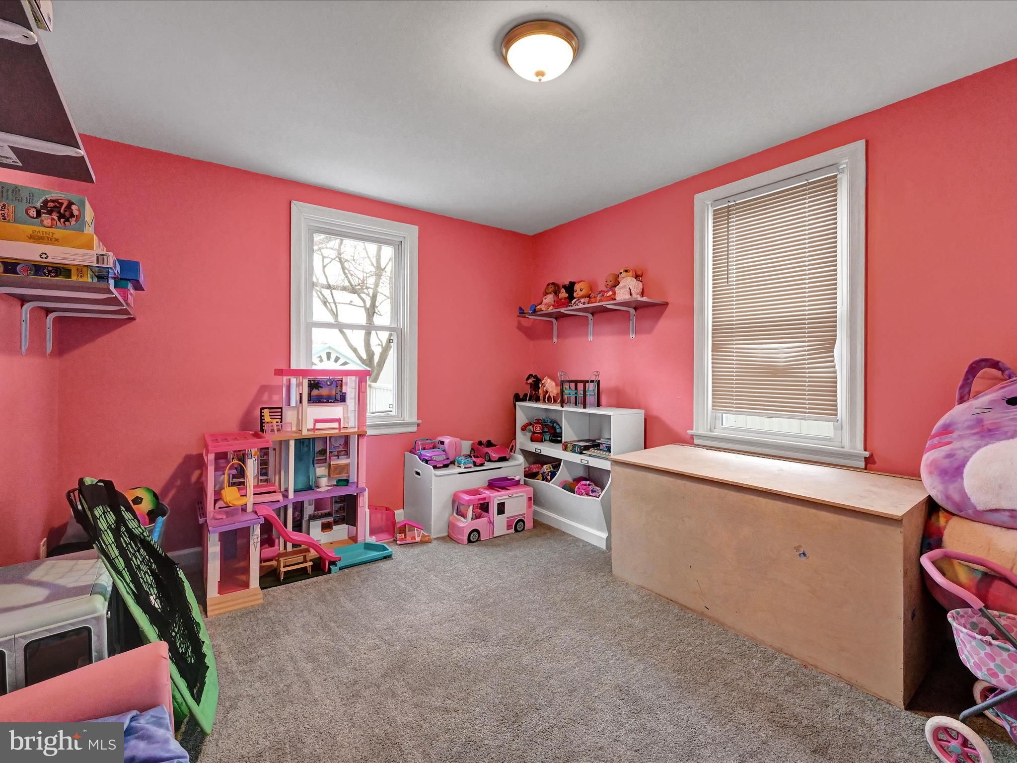GLEN MOORE CIRCLE - Residential