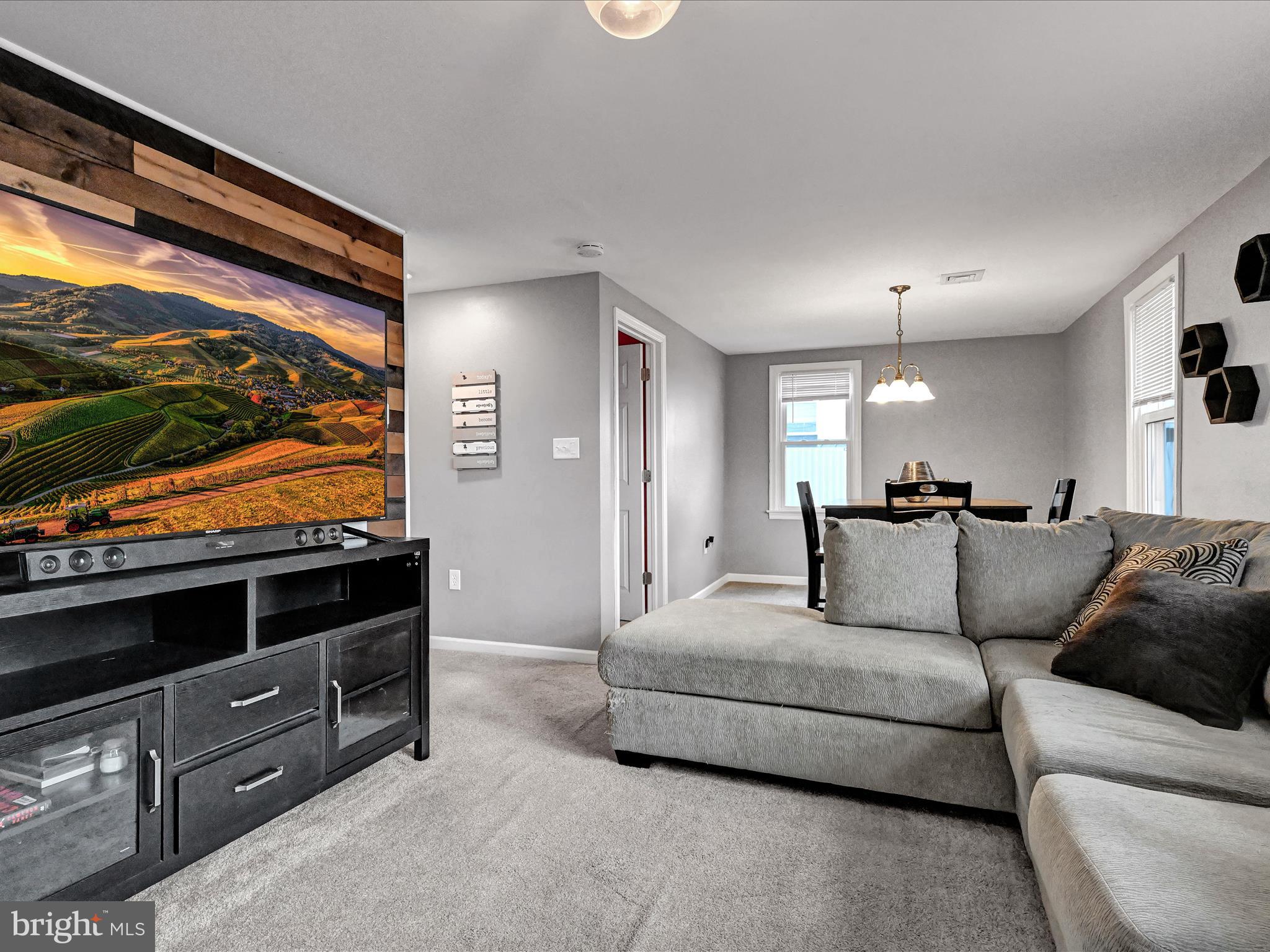 GLEN MOORE CIRCLE - Residential