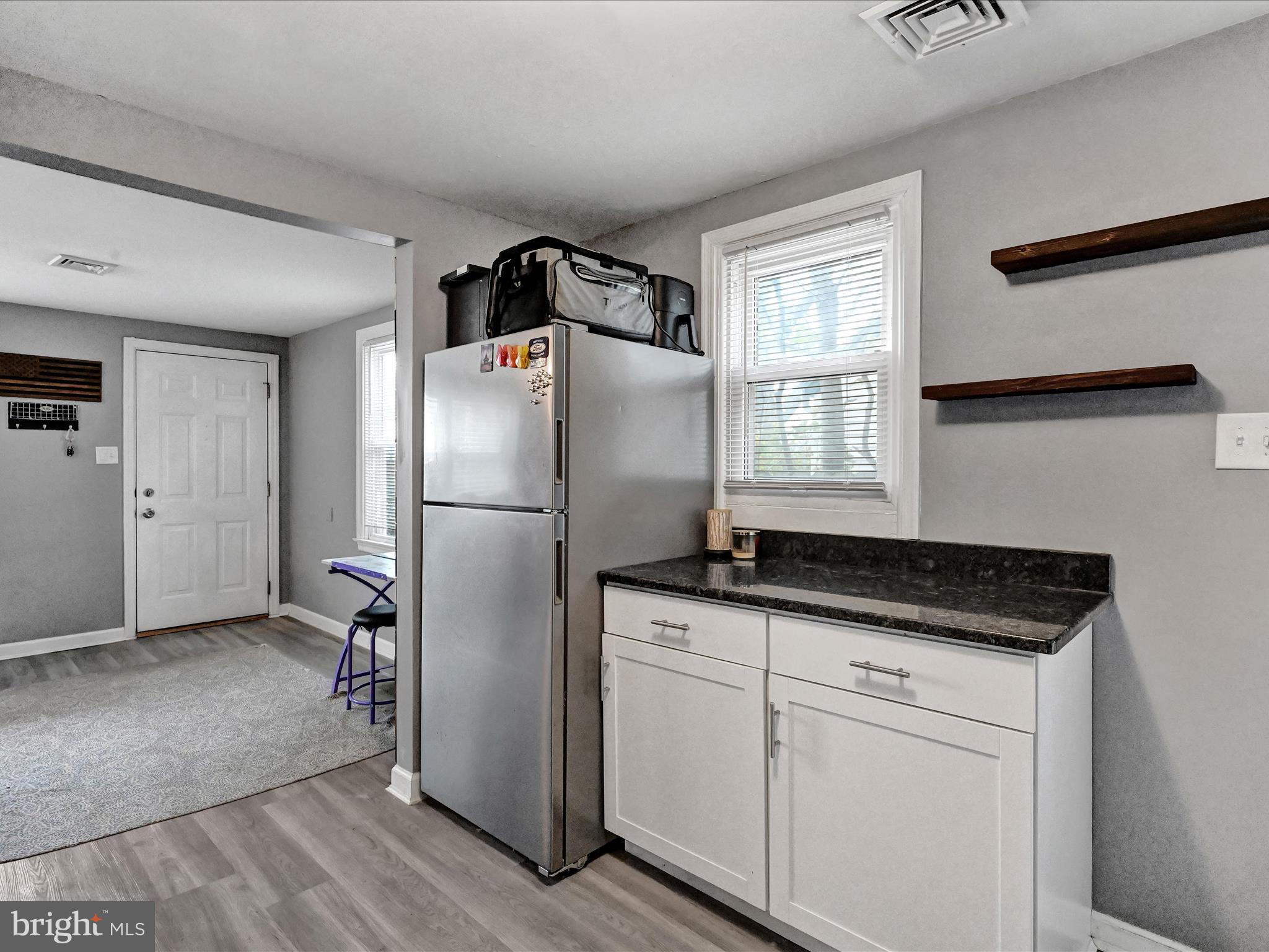 GLEN MOORE CIRCLE - Residential