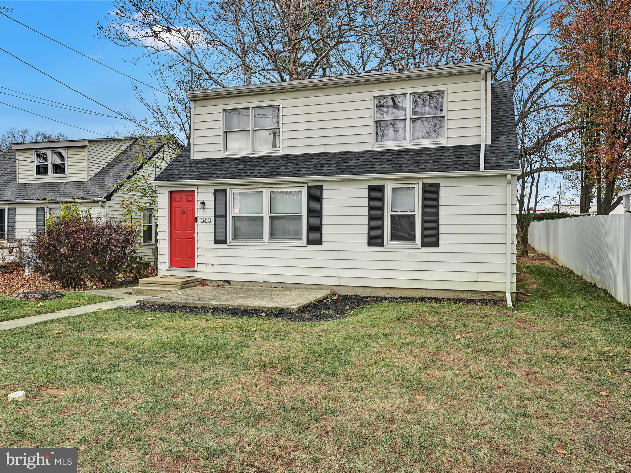 GLEN MOORE CIRCLE - Residential