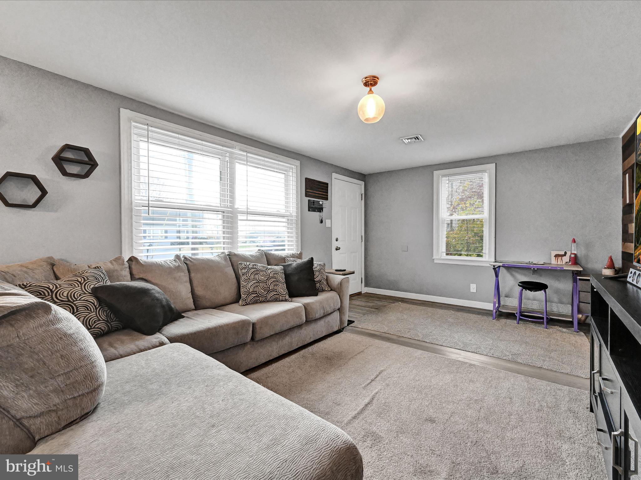 GLEN MOORE CIRCLE - Residential