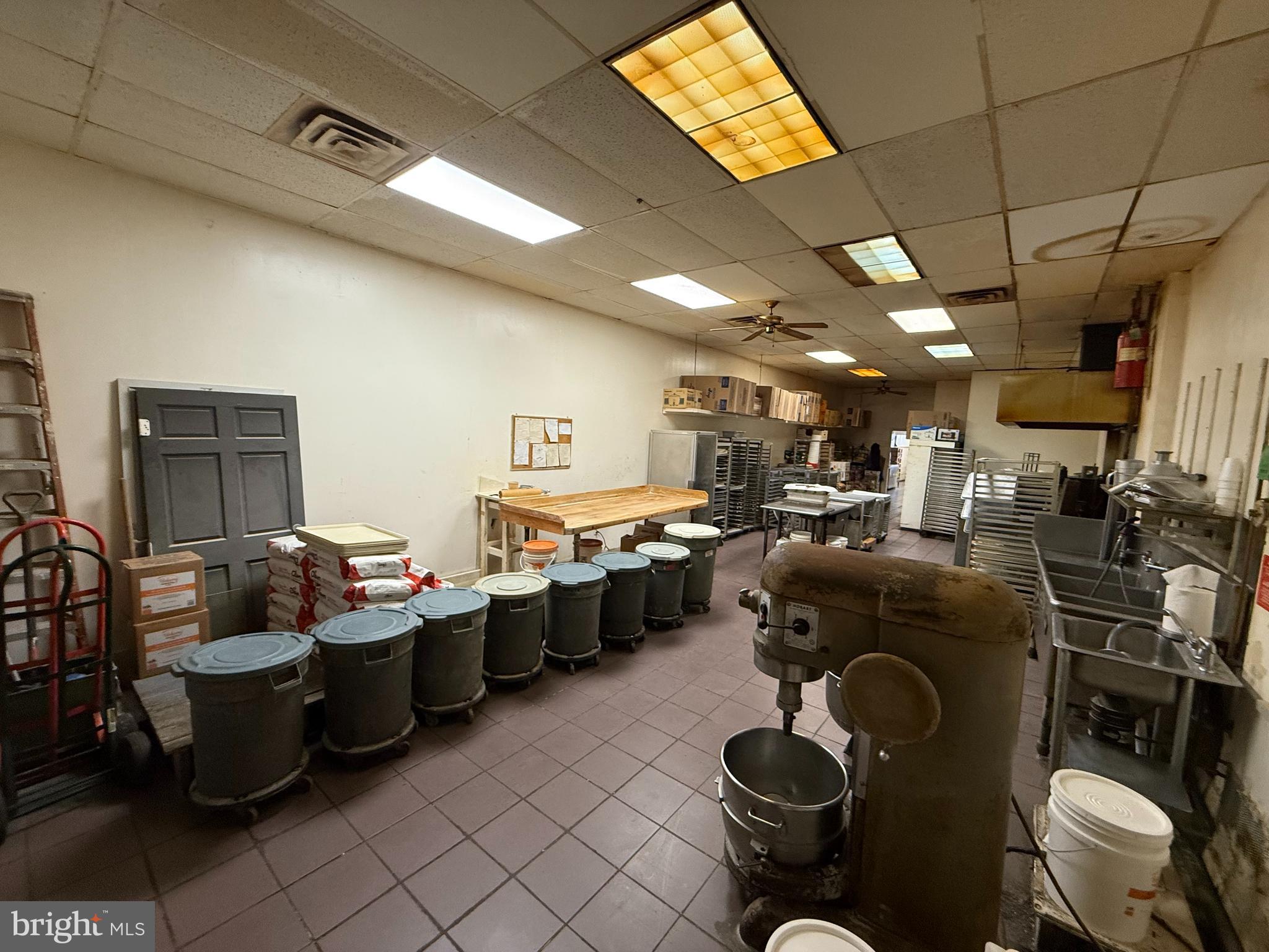 GERMANTOWN (EAST) - Commercial Sale