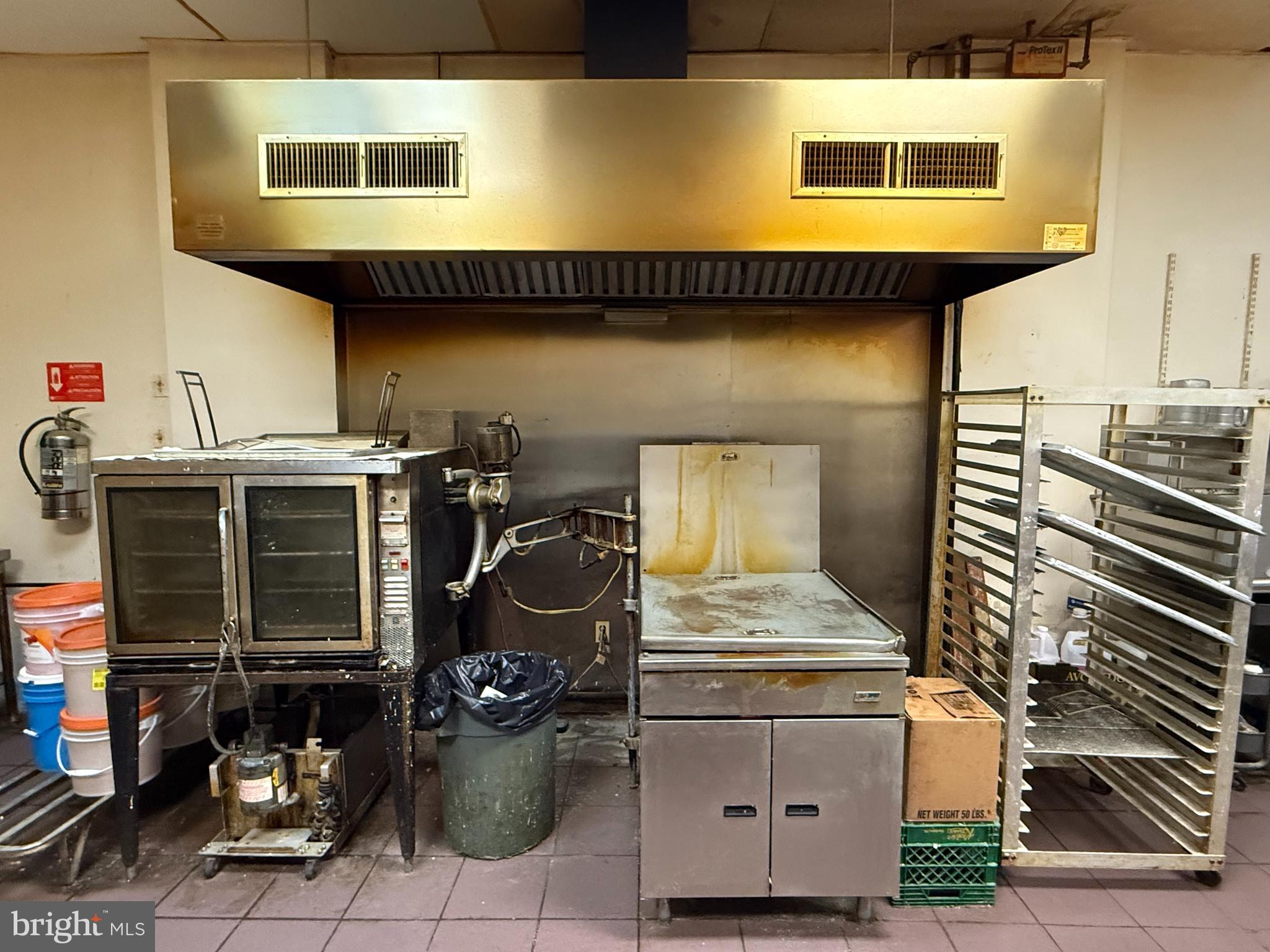 GERMANTOWN (EAST) - Commercial Sale