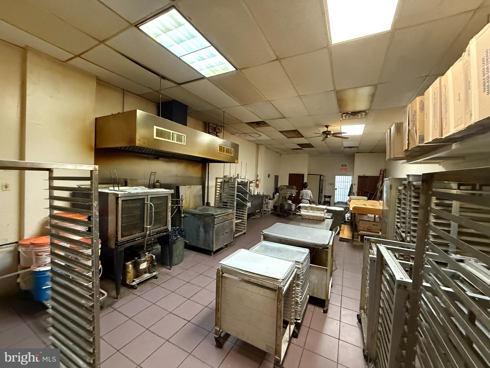 GERMANTOWN (EAST) - Commercial Sale