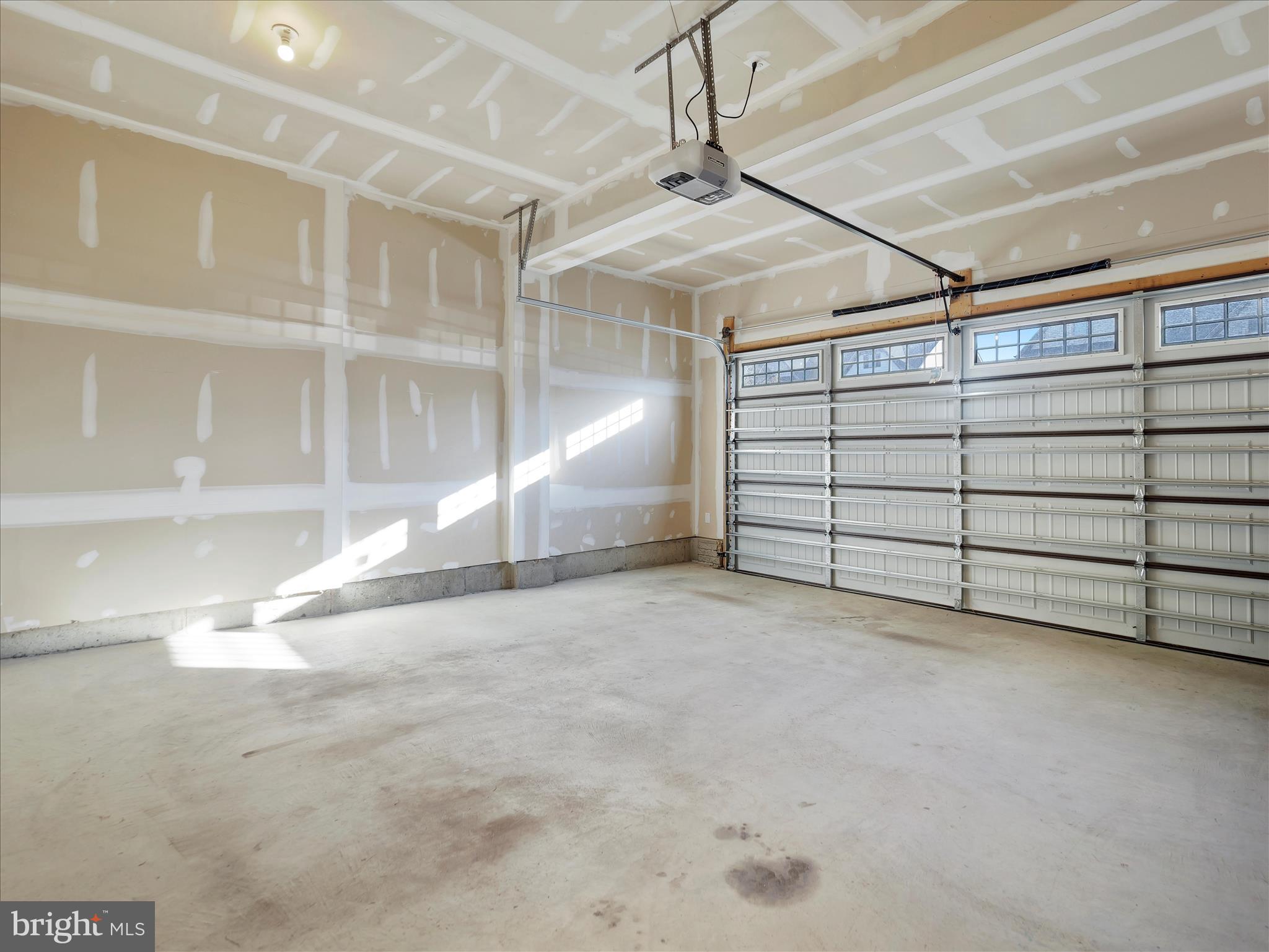 LAKE LINGANORE OAKDALE - Residential