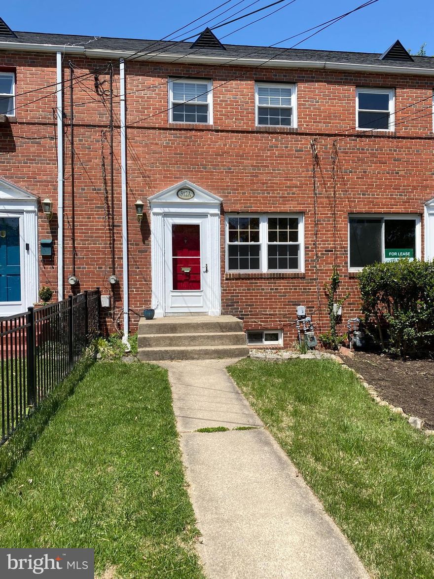 Available Immediately! This wonderful 2BR Townhouse is located in an ultra convenient Del Ray community. Close to Crystal City, Old Town, Potomac Yards, the Pentagon and more. Commuting is a breeze with Metro and bus lines only minutes away. Features, new/er flooring in Kitchen & LR, DR, a nicely sized rear patio with access to off street parking. Wonderfully maintained and it show. Owner will consider pets on a case by case w/deposit. Move-in ready. Don't miss this one.