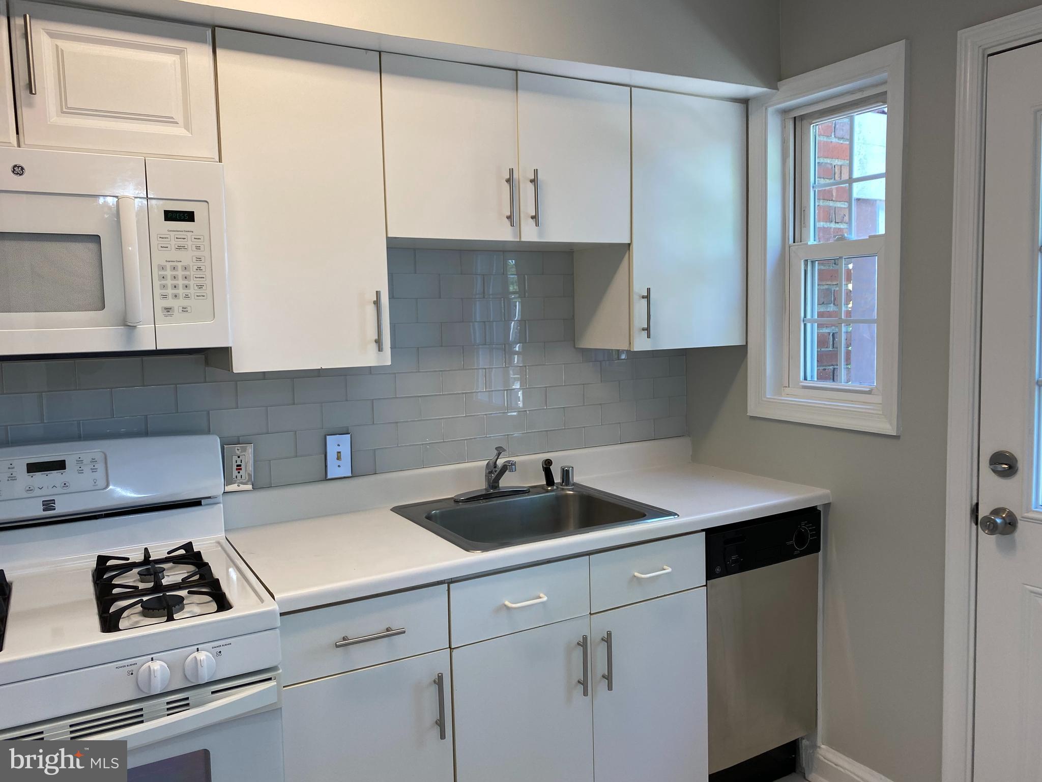 ST ELMO - Residential Lease