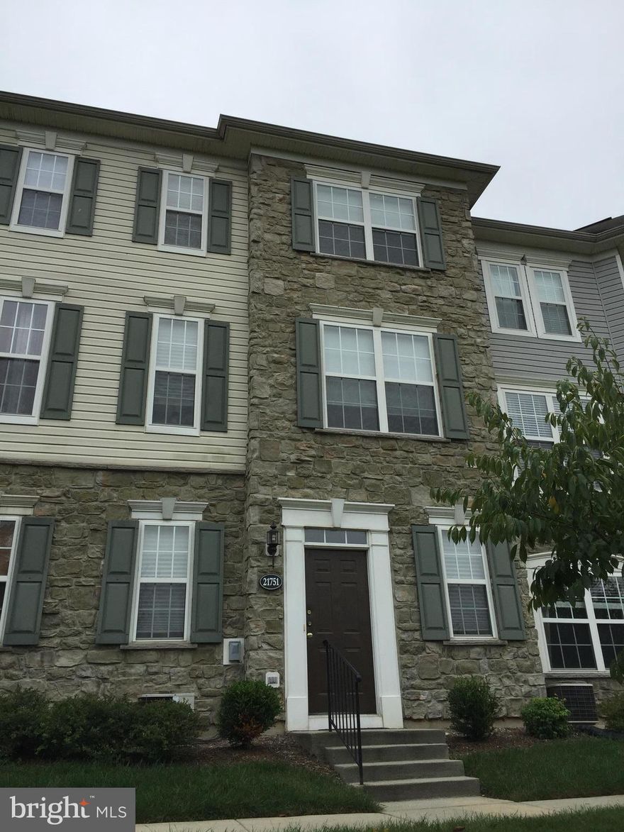 Huge price reduction.Two car garage 2 BD 2 BA townhome at Parkside at Ashburn bellow $1800/mo. Available immidiately Sun filled main floor with fireplace and balcony. Big kitchen with island. Extra den on first level. Fitness center, swimming pool and club house just part of great Parkside amenities. Gated community. Cats only