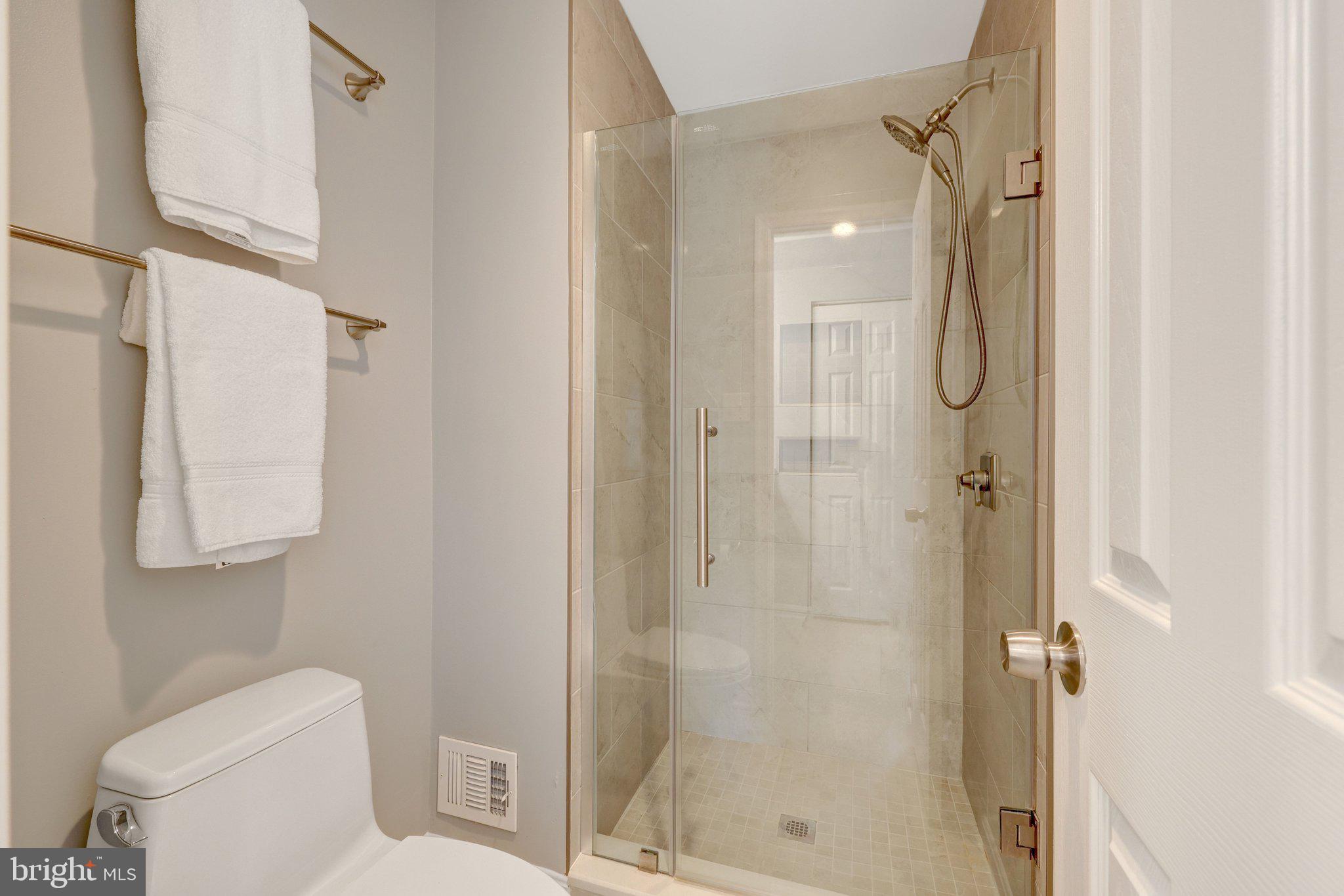 COUNTRY CREEK - Residential