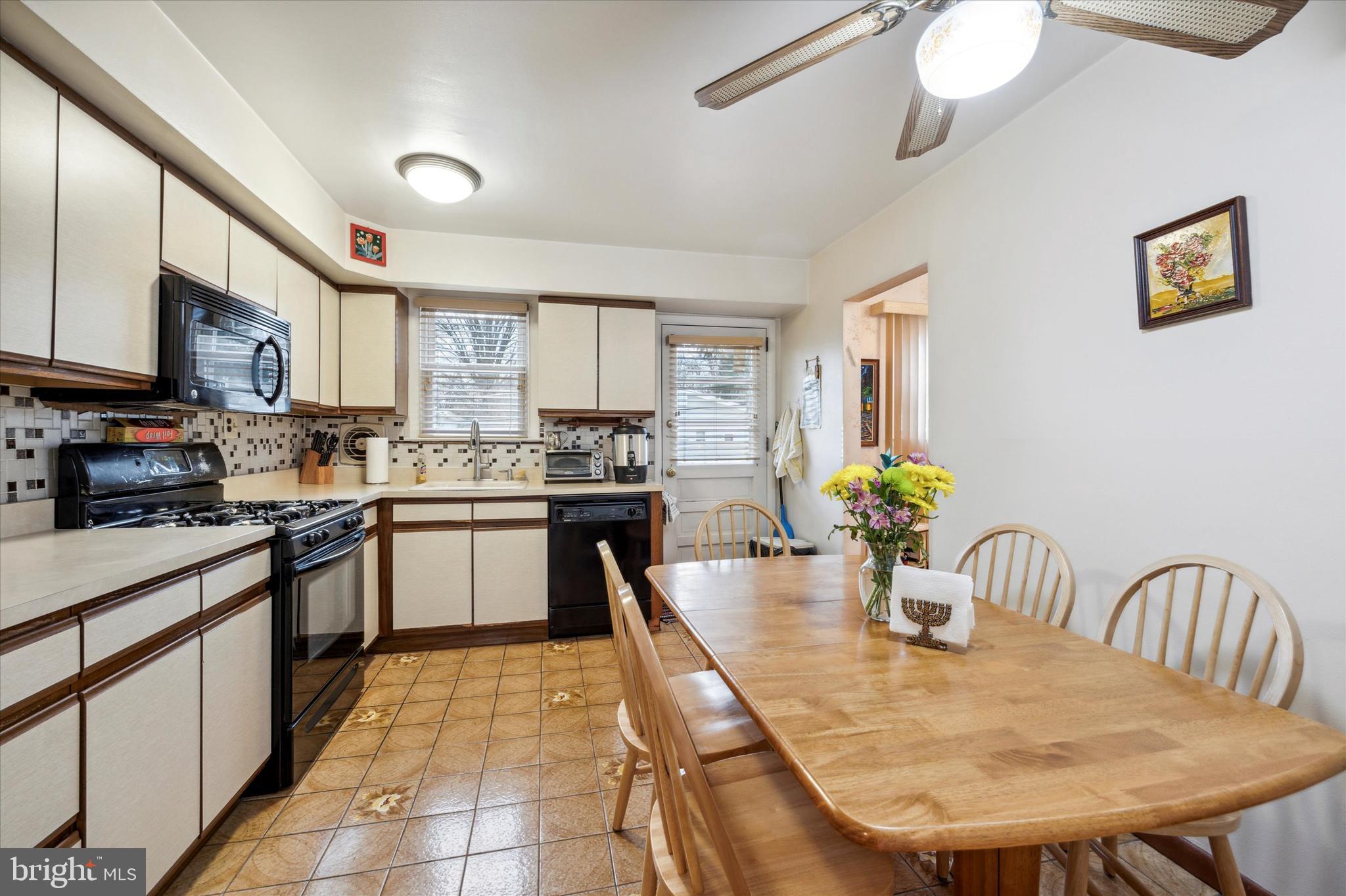 BUSTLETON - Residential