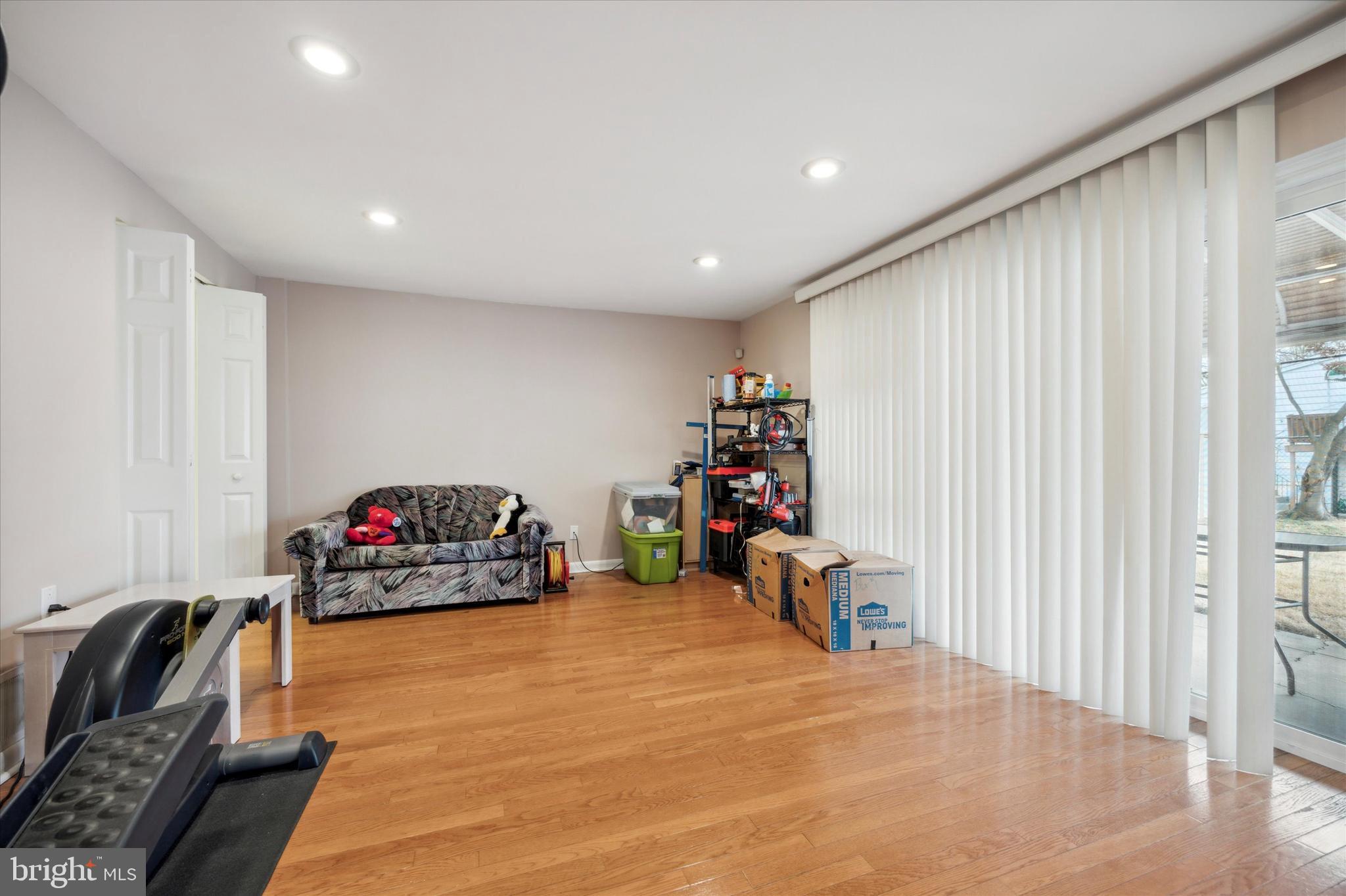 BUSTLETON - Residential