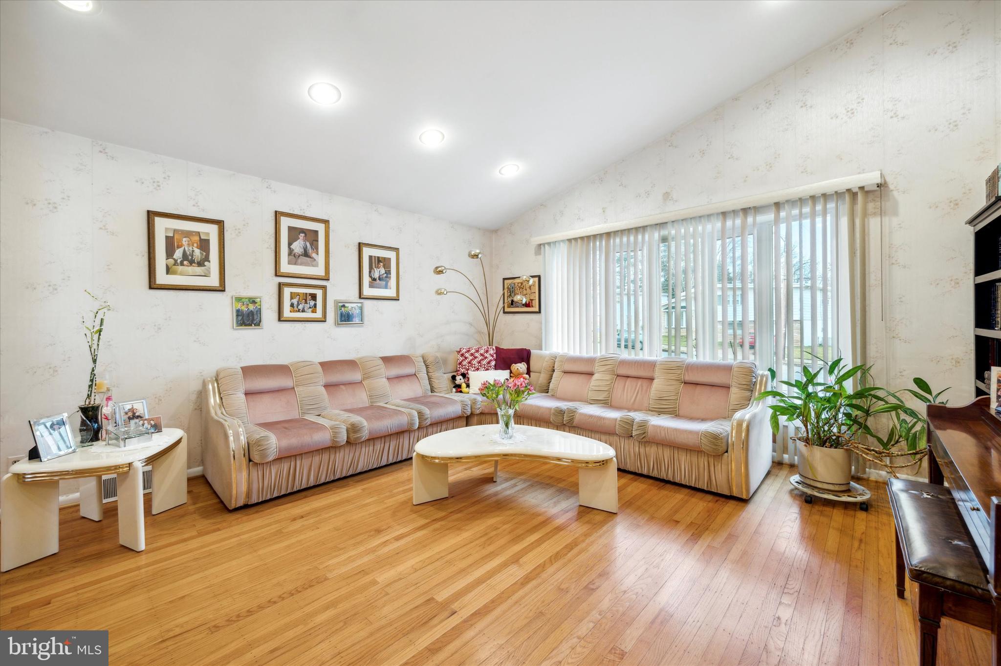 BUSTLETON - Residential