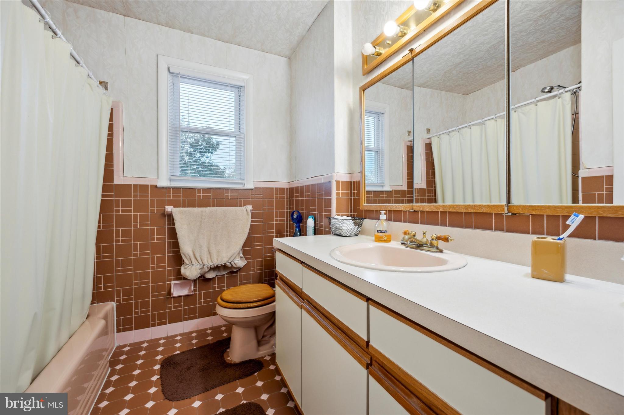 BUSTLETON - Residential