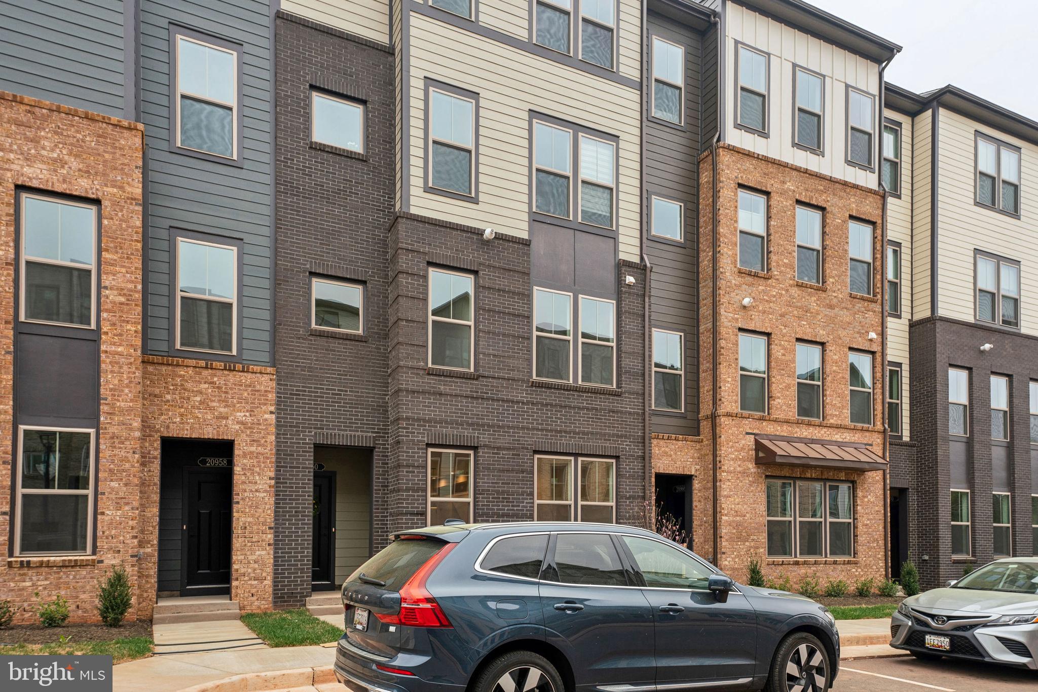 REGAL CHASE - Residential Lease