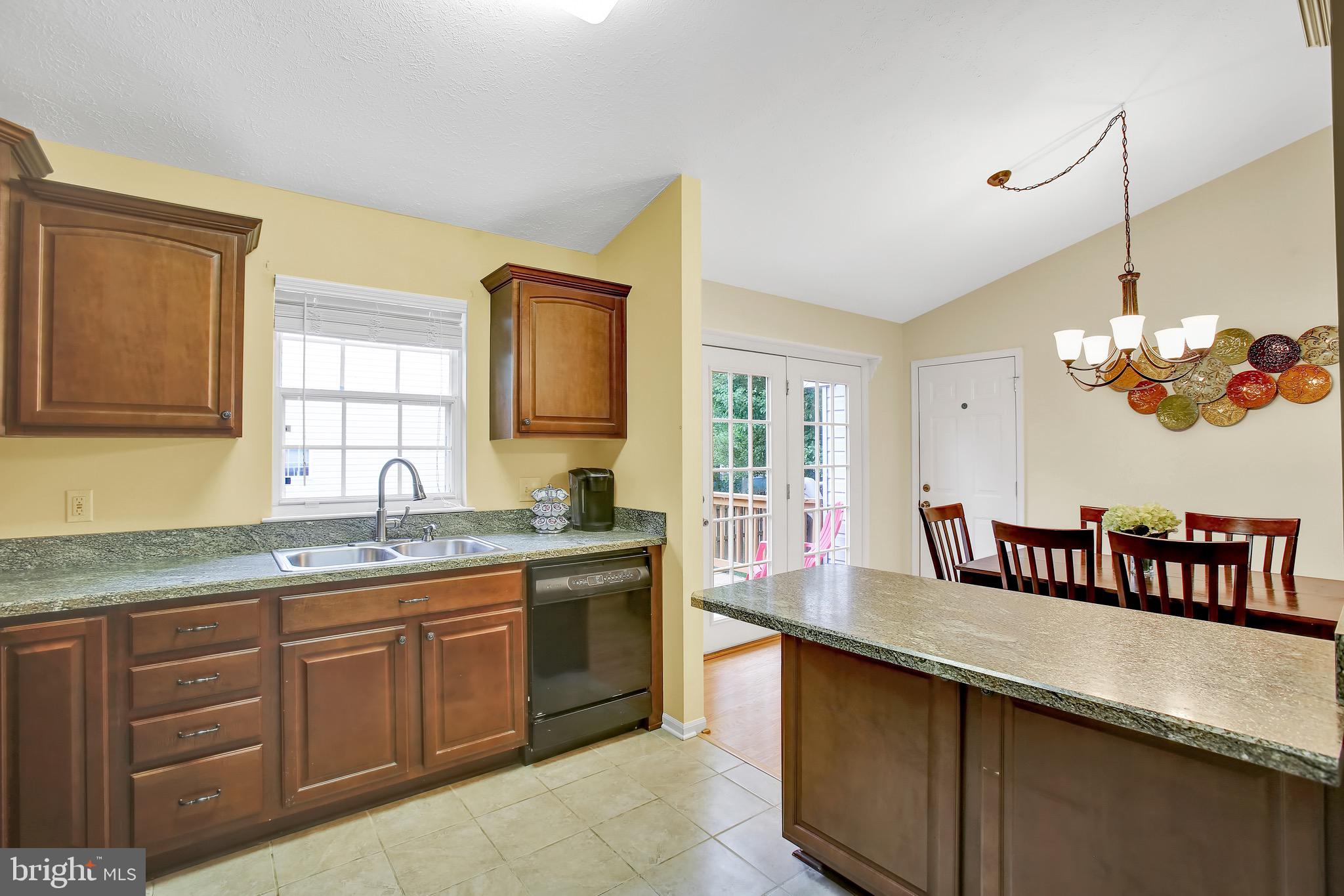 FOUR SEASONS ESTATES - Residential