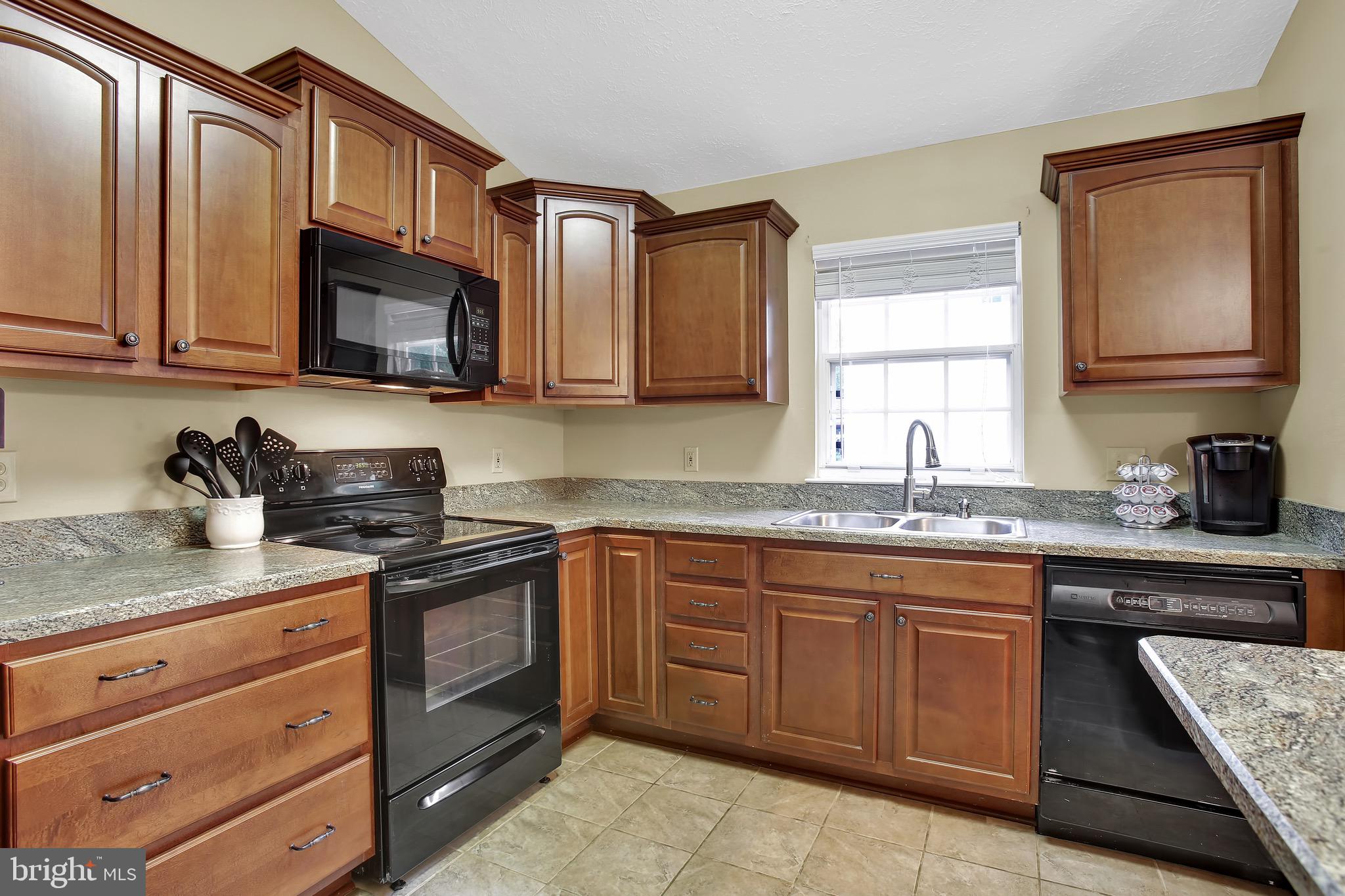 FOUR SEASONS ESTATES - Residential