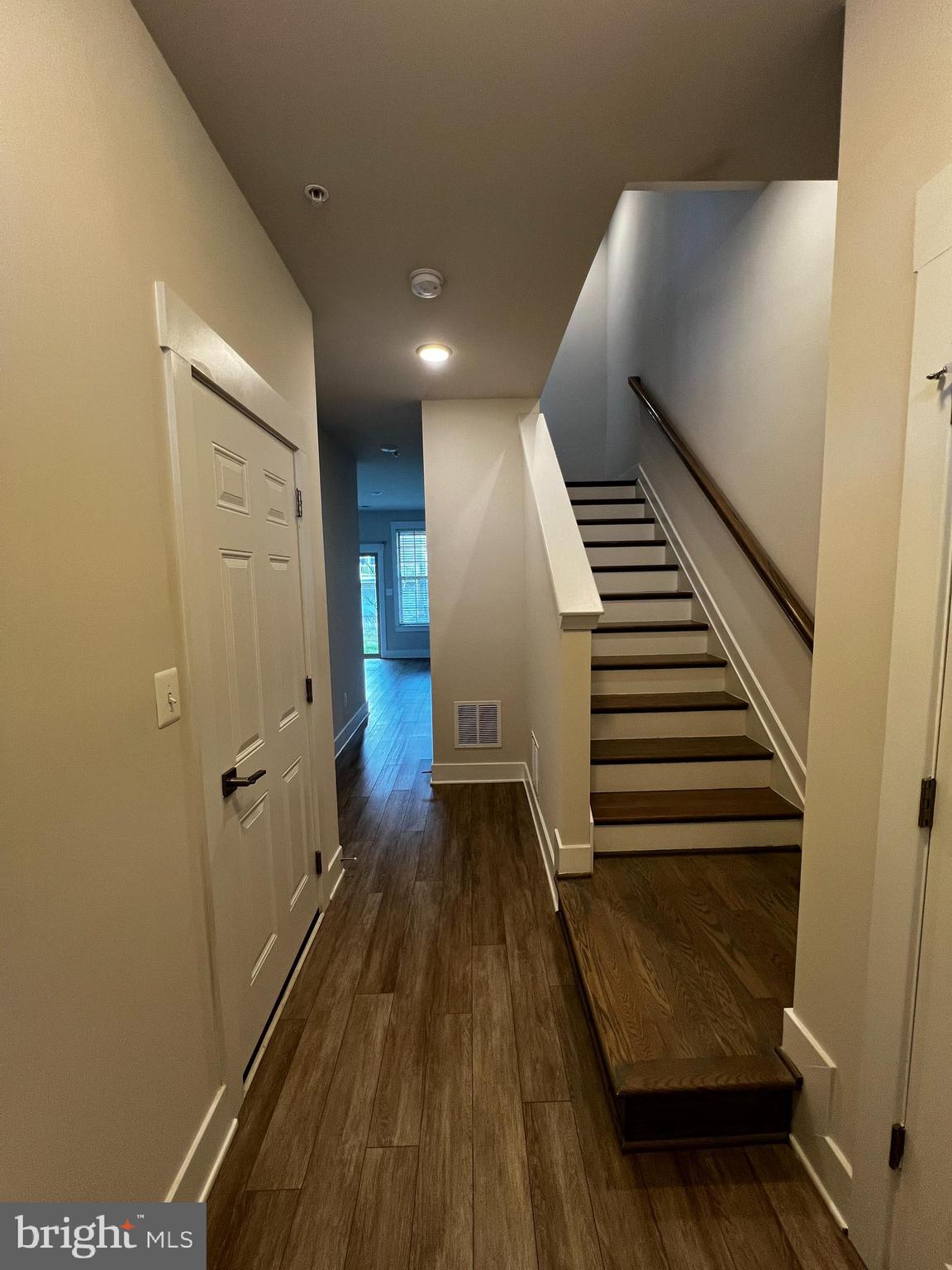 MACALLAN CROSSING - Residential Lease