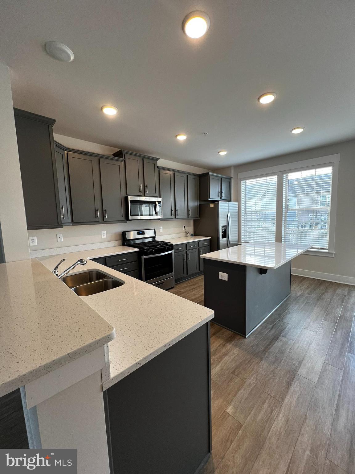 MACALLAN CROSSING - Residential Lease