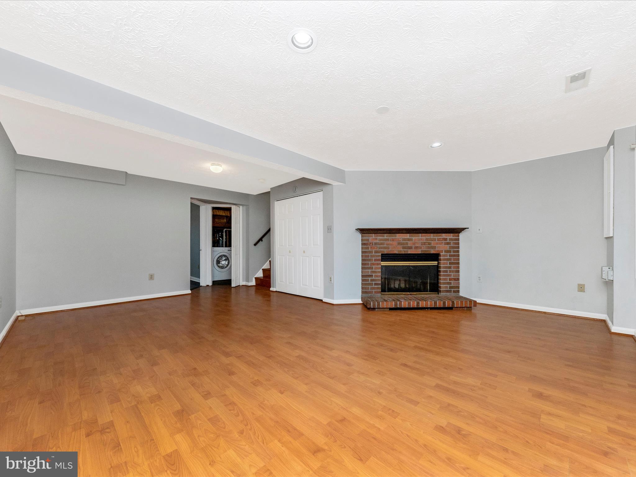 GUNNERS LAKE VILLAGE - Residential