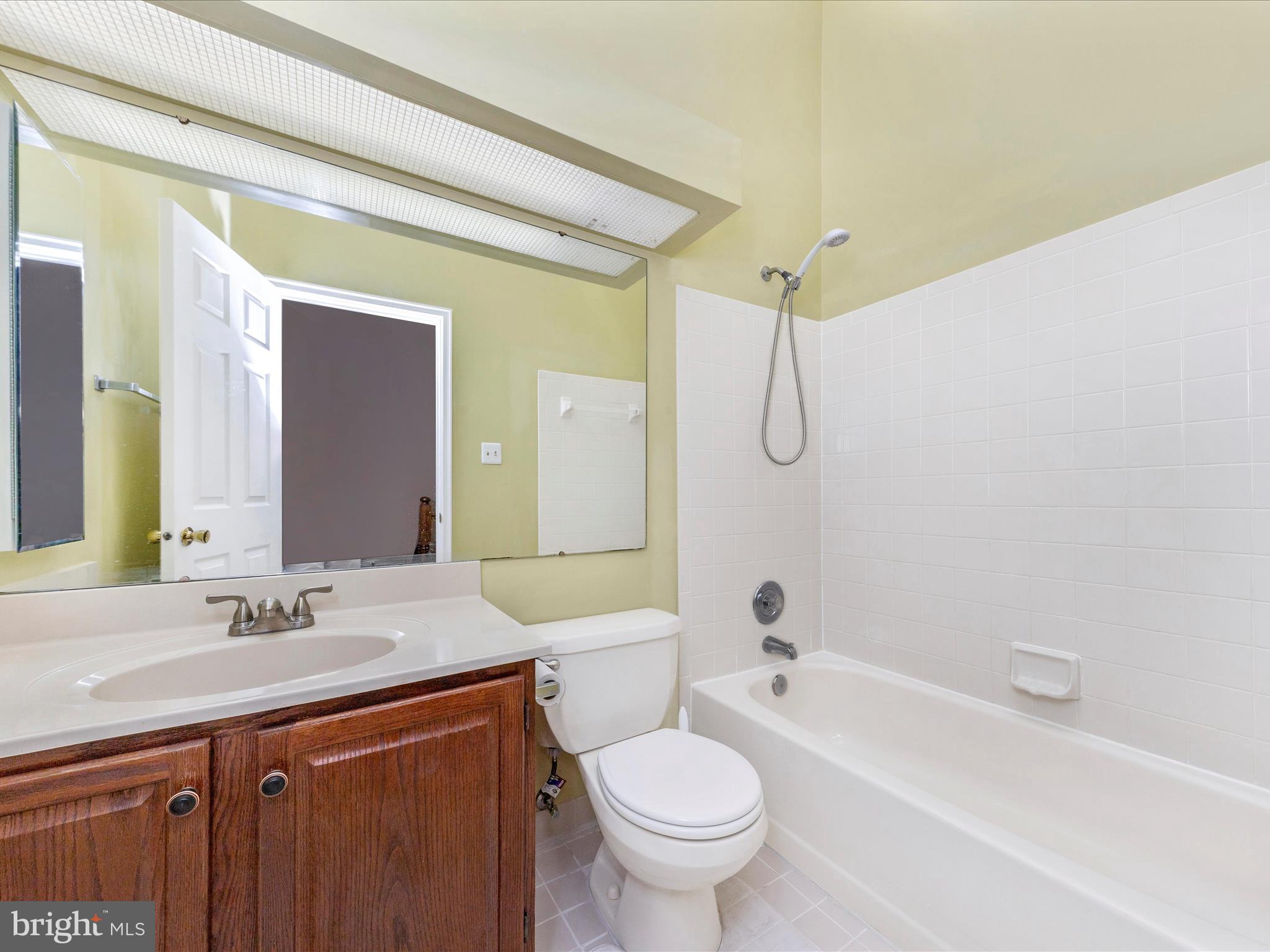 GUNNERS LAKE VILLAGE - Residential