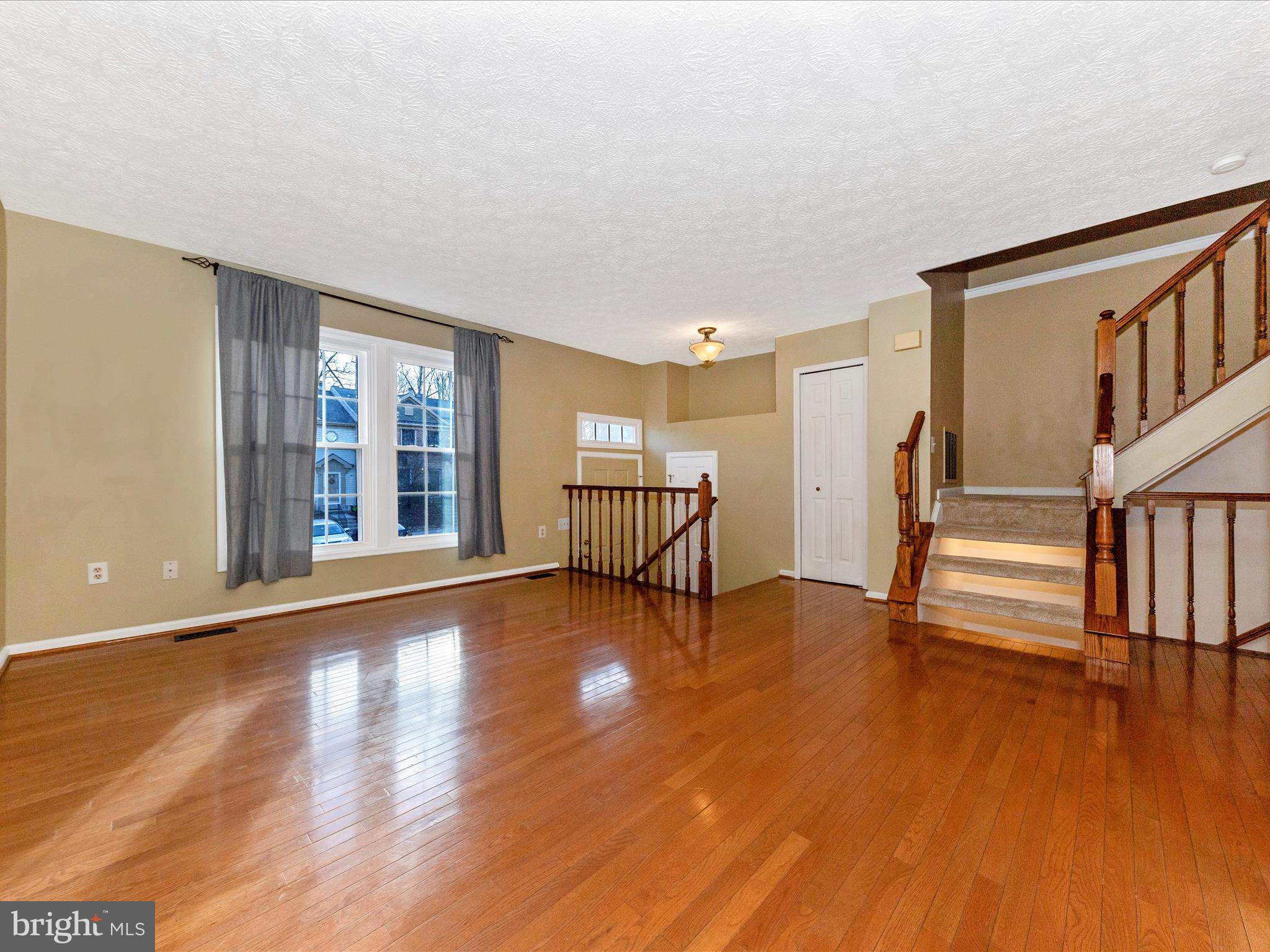 GUNNERS LAKE VILLAGE - Residential