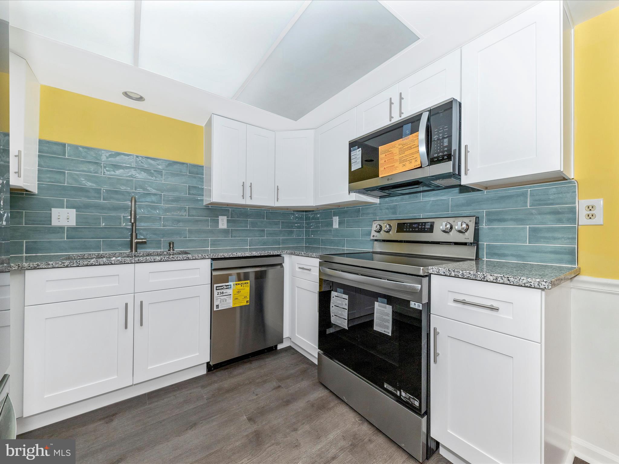 GUNNERS LAKE VILLAGE - Residential