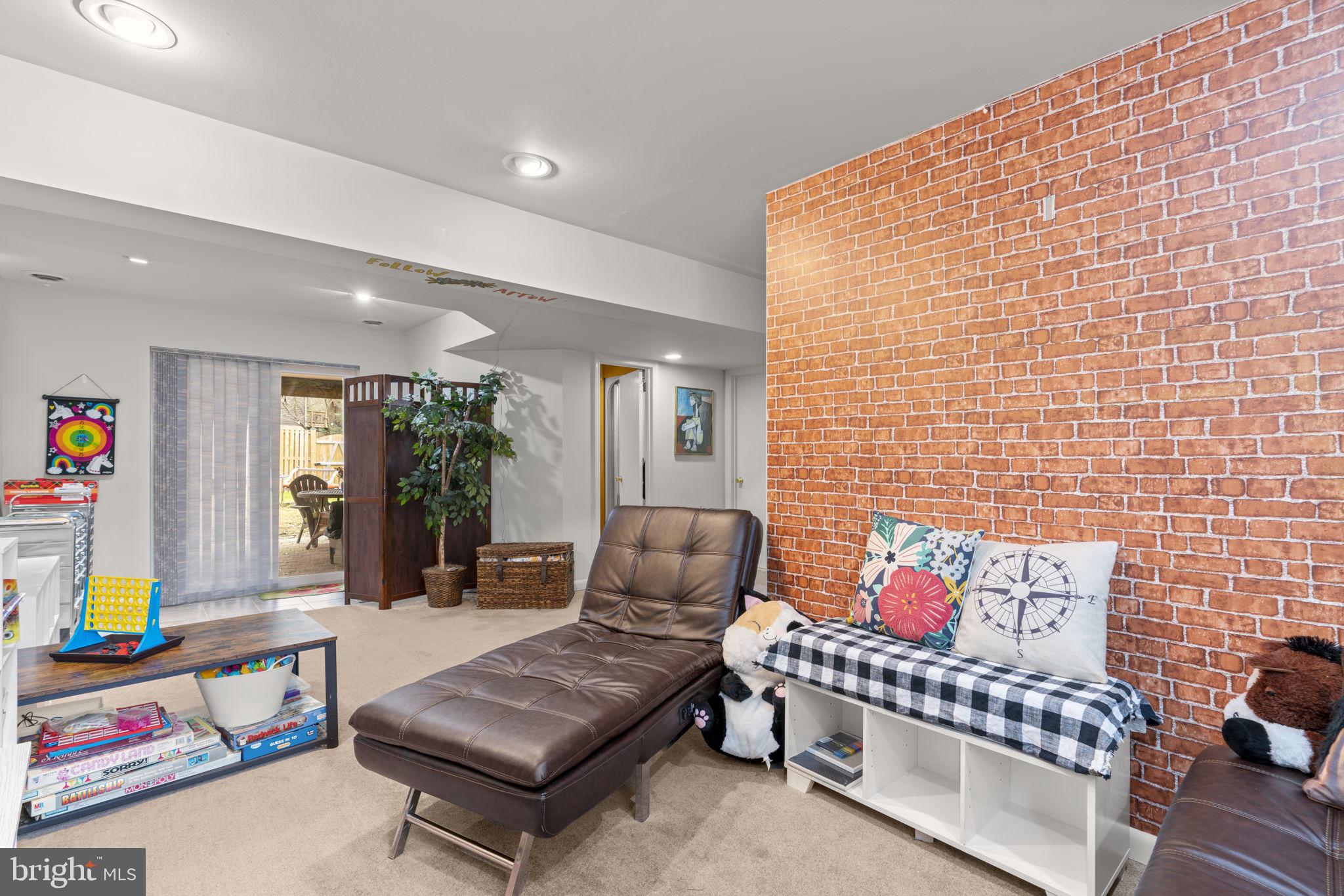 ULMSTEAD GARDENS - Residential