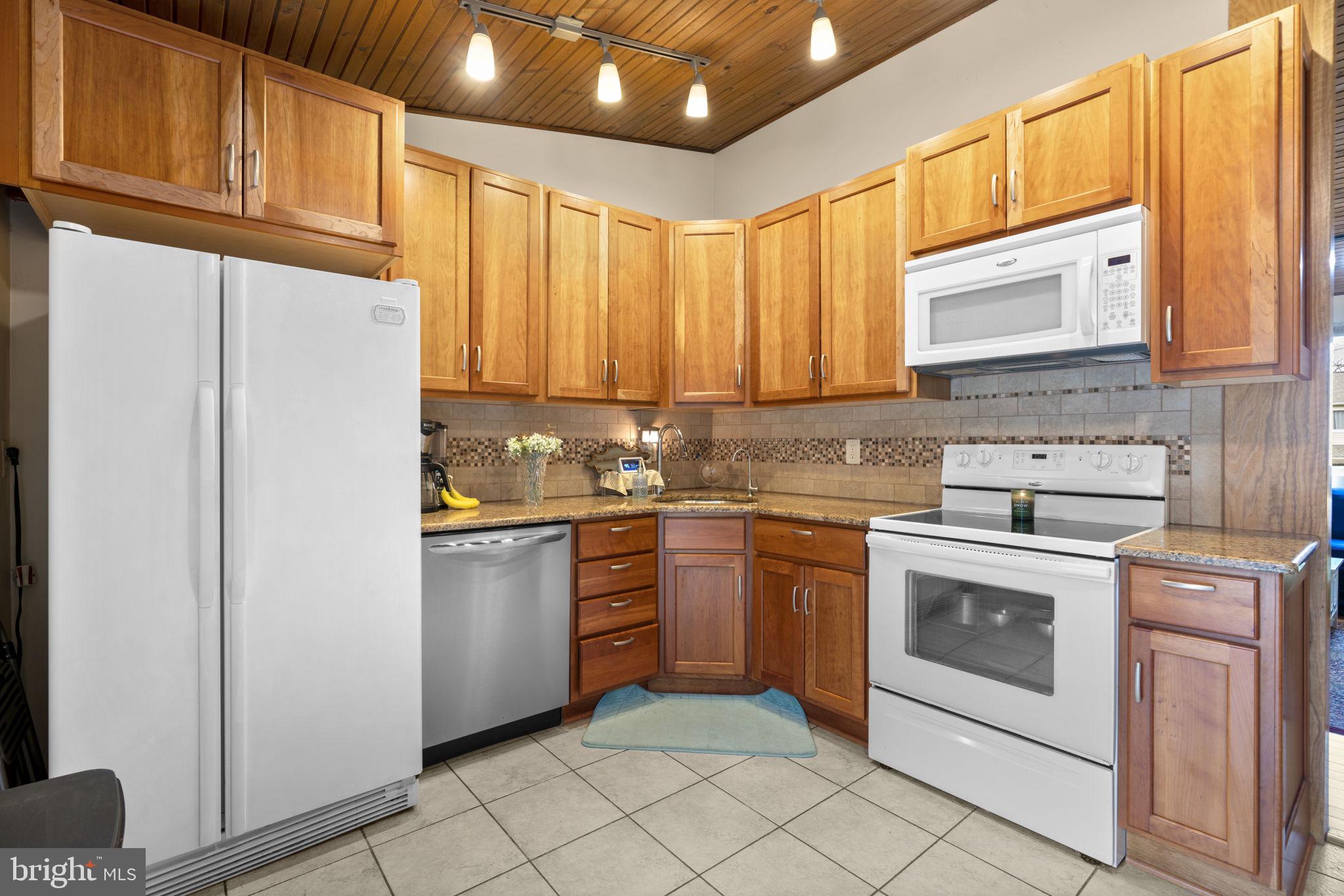 ULMSTEAD GARDENS - Residential